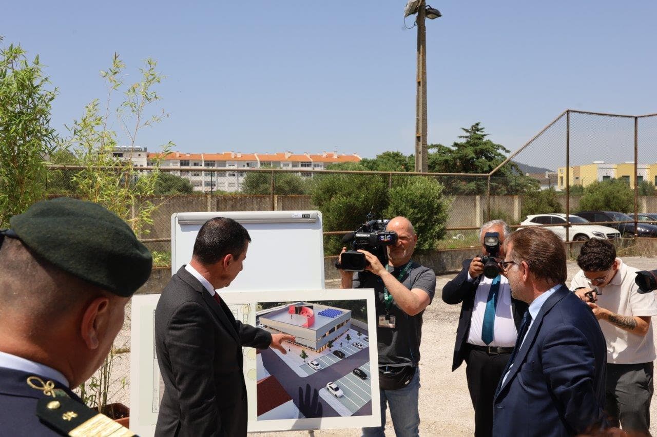 Ministro da Administração Interna, Luís Neves, e Presidente da Câmara Municipal de Cascais, Nuno Piteira Lopes, visitam local de novo projeto, Cascais, 26 de maio de 2026