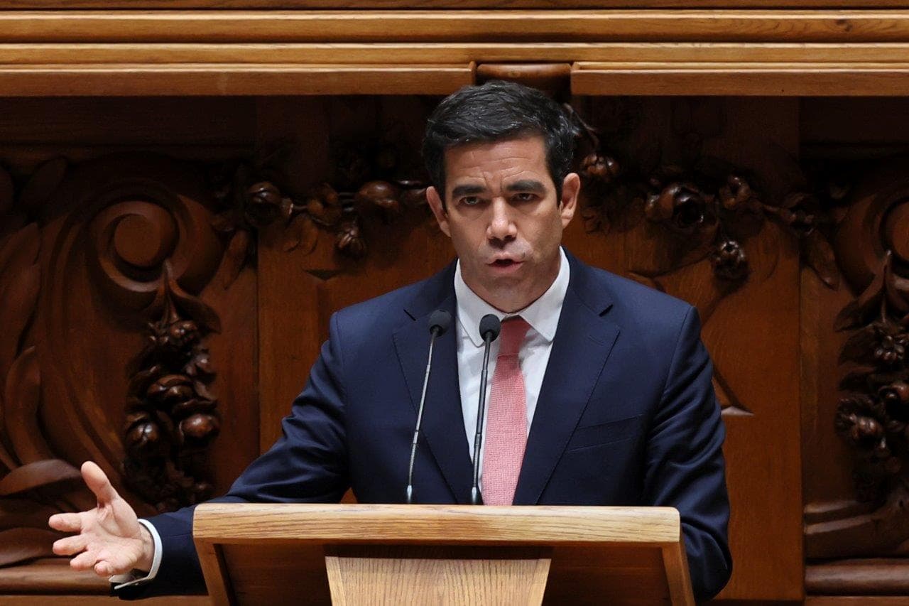 Ministro da Presidência, António Leitão Amaro, apresenta pedido de autorização para o Governo legislar sobre a lei das heranças, Assembleia da República, 2 de junho de 2026 (Manuel de Almeida/Lusa)