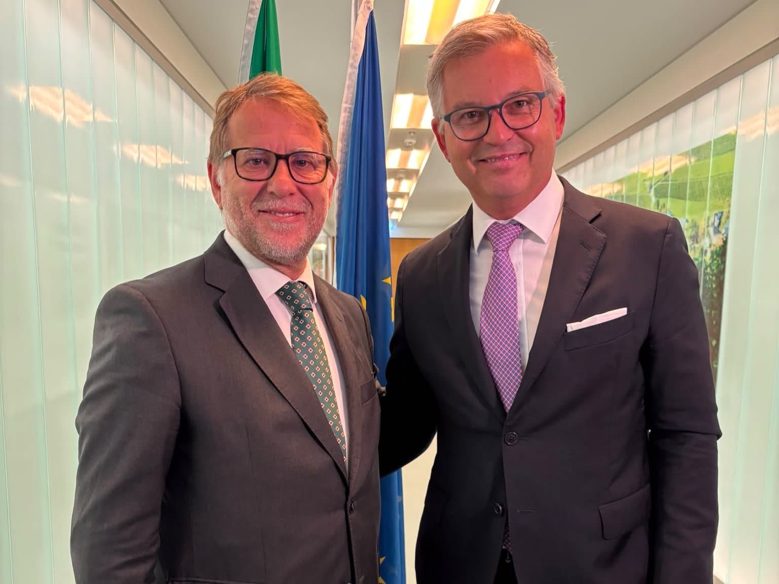Ministro da Administração Interna, Luís Neves, com o Comissário Europeu para os Assuntos Internos e Migração, Magnus Brunner, Luxemburgo, 4 de junho de 2026, Luxemburgo