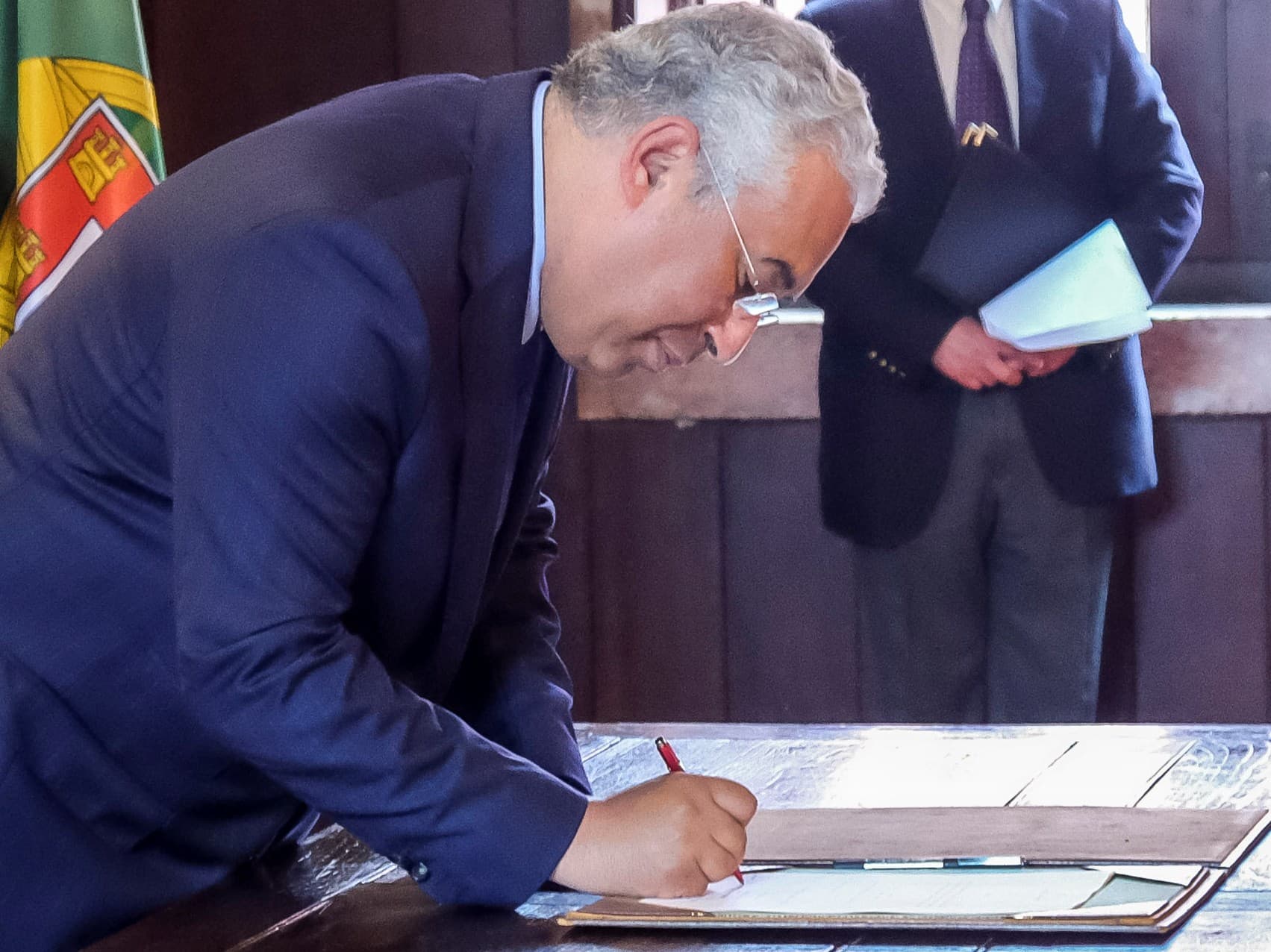 Primeiro-Ministro António Costa referenda diploma (Foto: Clara Azevedo)