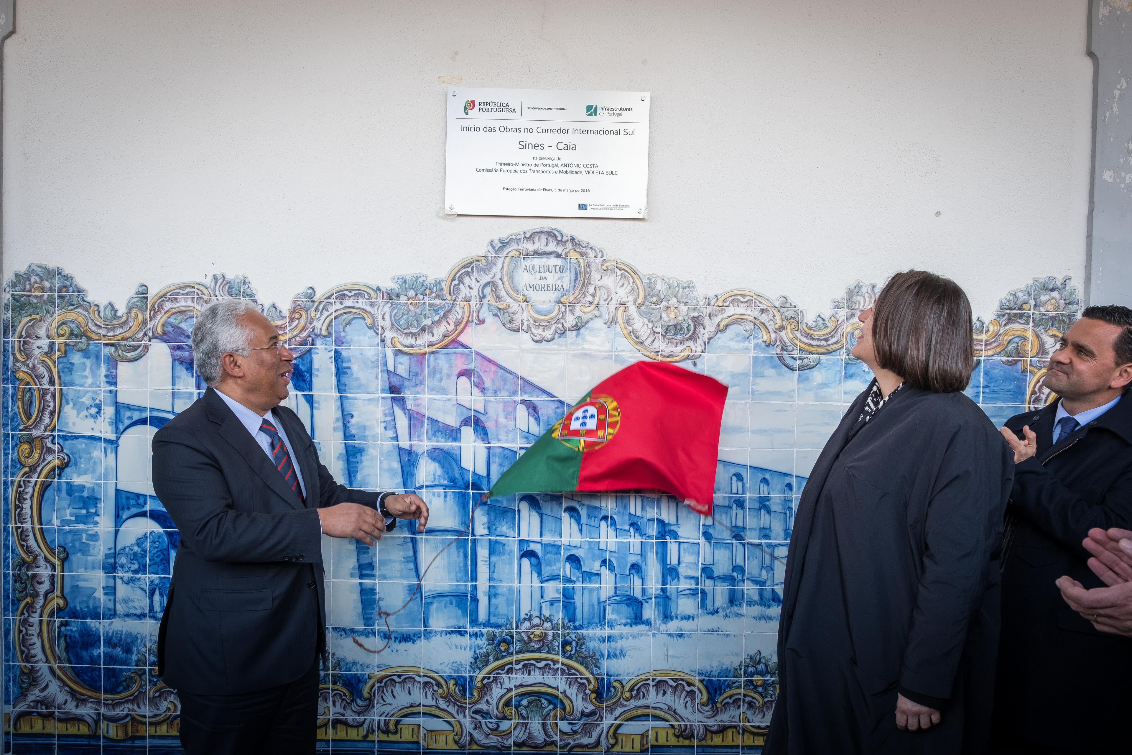 Primeiro-Ministro António Costa, Comissária da UE para os transportes, Violeta Bulc, e Ministro do Planeamento e Infraestruturas, Pedro Marques, no lançamento da linha ferroviária Évora-Caia, Elvas, 5 março 2018 (Foto: Clara Azevedo)
