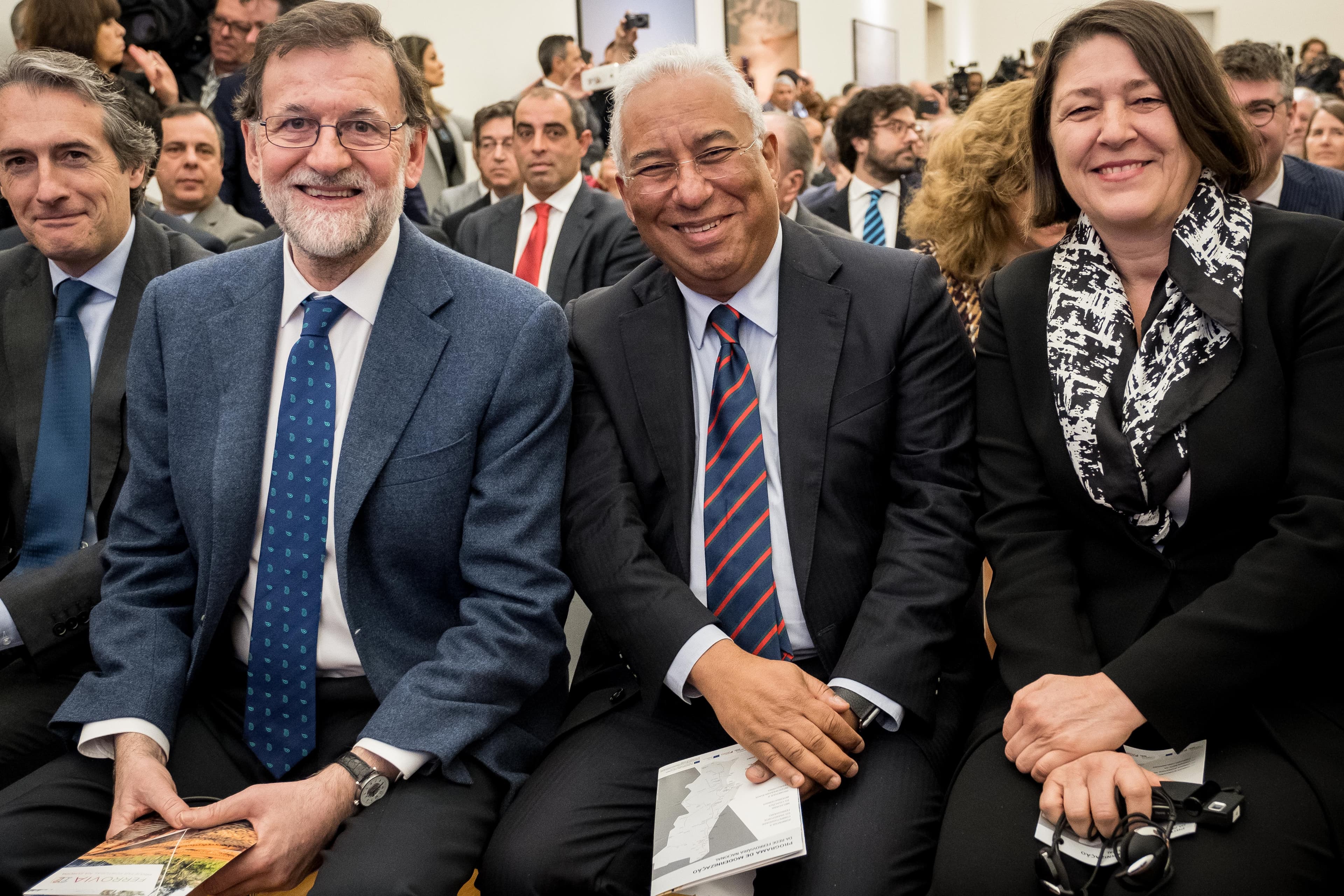 Primeiro-Ministro António Costa e Presidente do Governo de Espanha, Mariano Rajoy, e Comissária da UE para os transportes, Violeta Bulc, no lançamento da linha ferroviária Évora-Caia, Elvas, 5 março 2018 (Foto: Clara Azevedo)