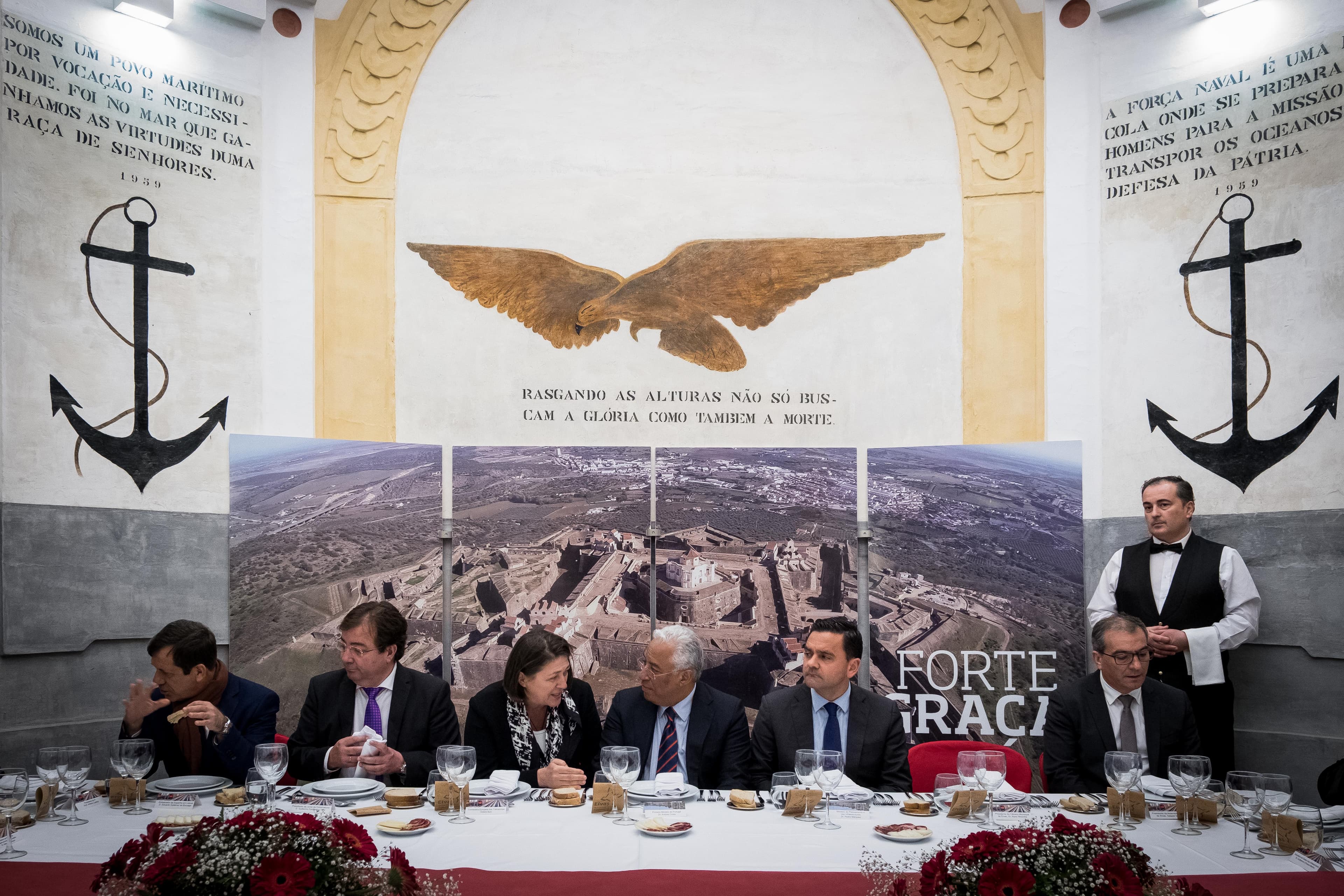 Primeiro-Ministro António Costa, Comissária da UE para os transportes, Violeta Bulc, e Ministro do Planeamento e Infraestruturas, Pedro Marques, no lançamento da linha ferroviária Évora-Caia, Elvas, 5 março 2018 (Foto: Clara Azevedo)