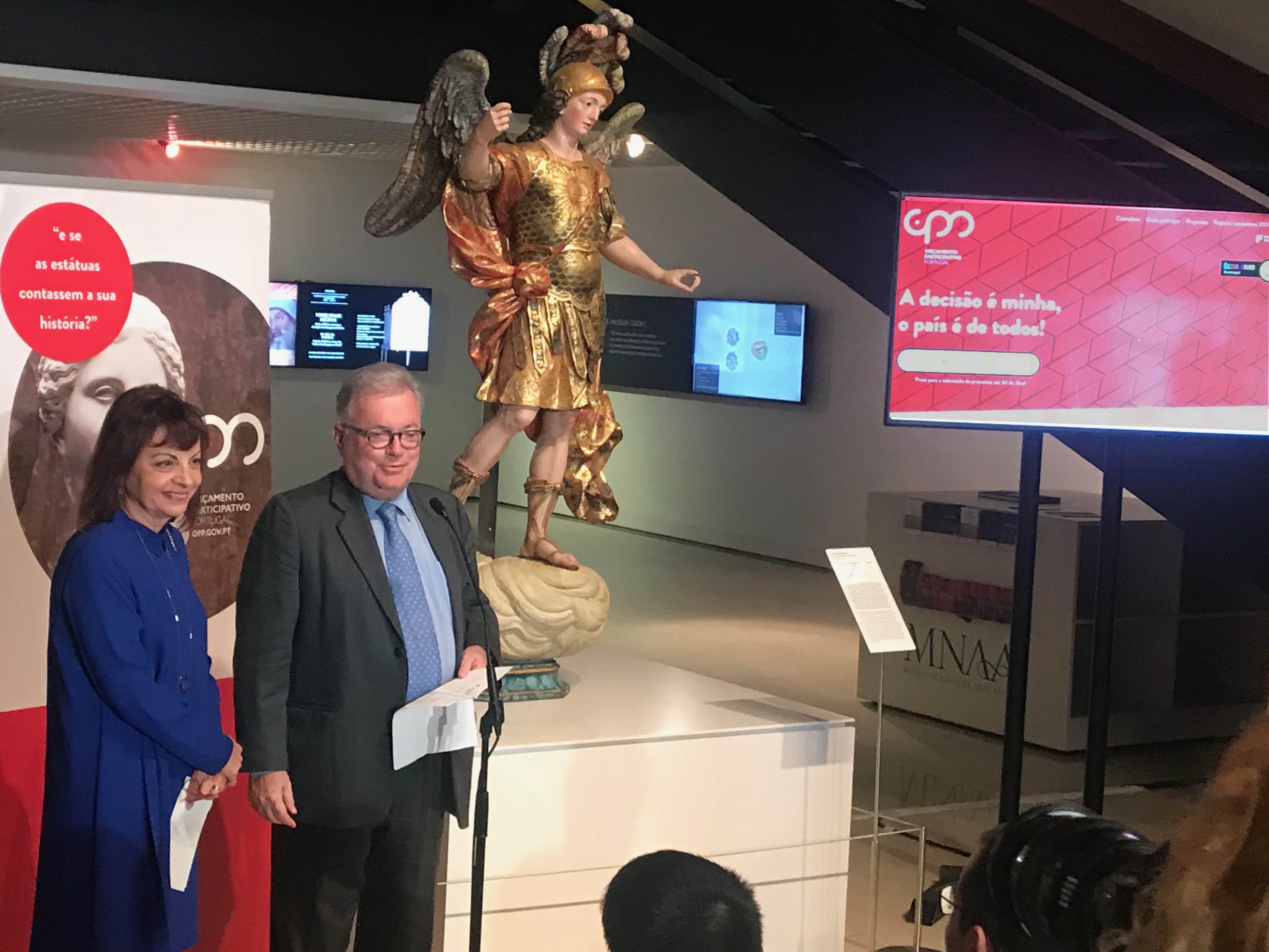 Ministros da Presidência e Modernização Administrativa, Maria Manuel Leitão Marques, e da Cultura, Luís Filipe de Castro Mendes, na apresentação do projeto «És Cultura18», Lisboa, 16 abril 2018