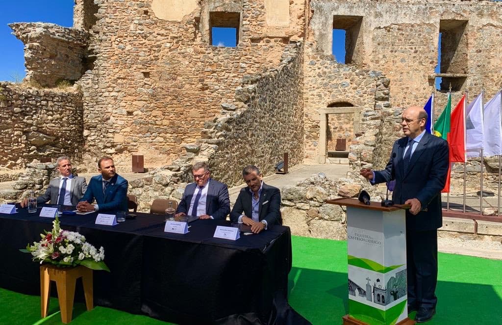 Ministro Adjunto e da Economia, Pedro Siza Vieira, no final da sessão de assinatura do protocolo de parceria tecnológica entre as Aldeias Históricas de Portugal e a Altice Portugal, Castelo Rodrigo, 5 julho 2019