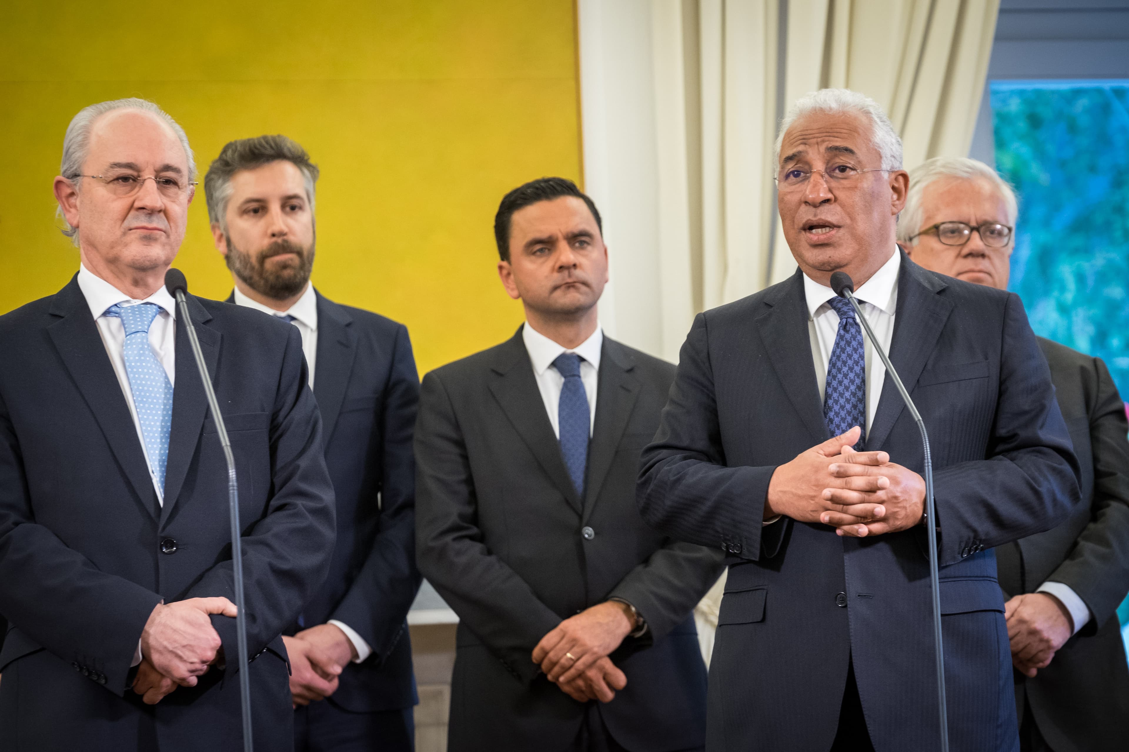 Primeiro-Ministro António Costa e Presidente do PSD Rui Rio fazem declaração após a assinatura das declarações conjuntas sobre fundos da União Europeia e descentralização, Lisboa, 18 abril 2018 (Foto: Clara Azevedo)
