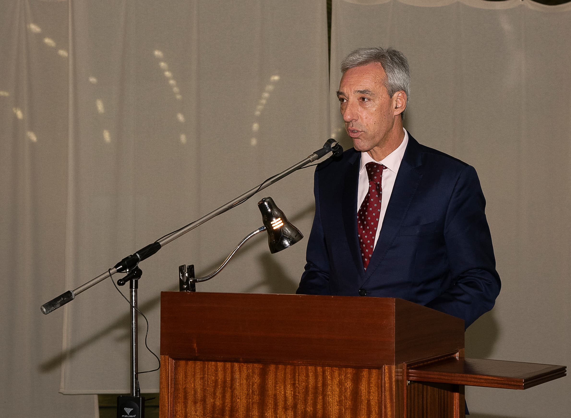 Ministro da Defesa Nacional, João Gomes Cravinho, na assinatura de contratos de manutenção do submarino Arpão, Almada, 18 dezembro 2018