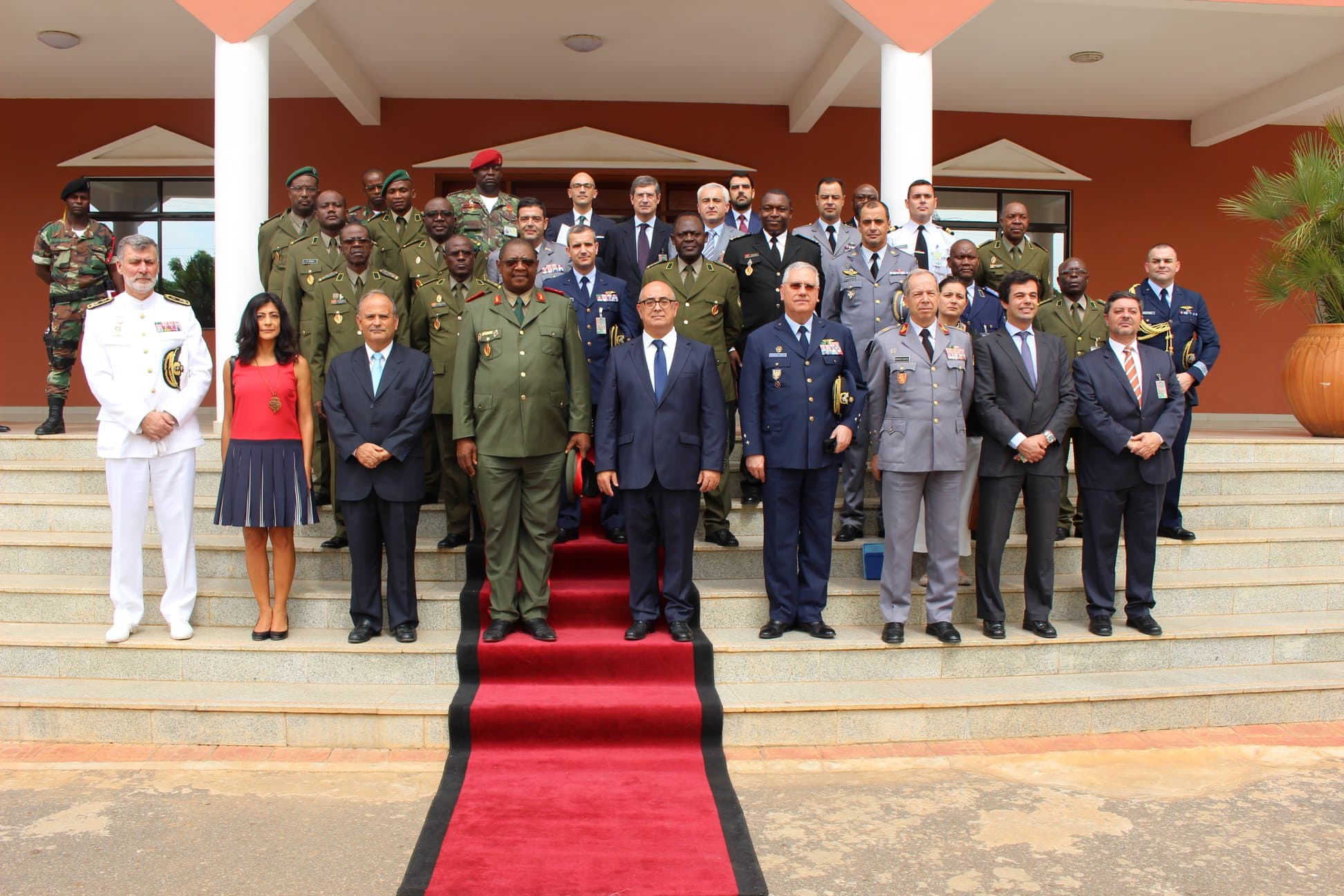 Ministro da Defesa Nacional, José Alberto Azeredo Lopes, em Luanda, Angola, 16 maio 2018