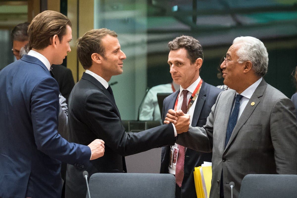 Primeiro-Ministro António Costa com o Presidente francês, Emannuel Macron, e o Chanceler austríaco Sebastian Kurz, no Conselho Europeu, Bruxelas, 28 junho 2018 (Foto: União Europeia)