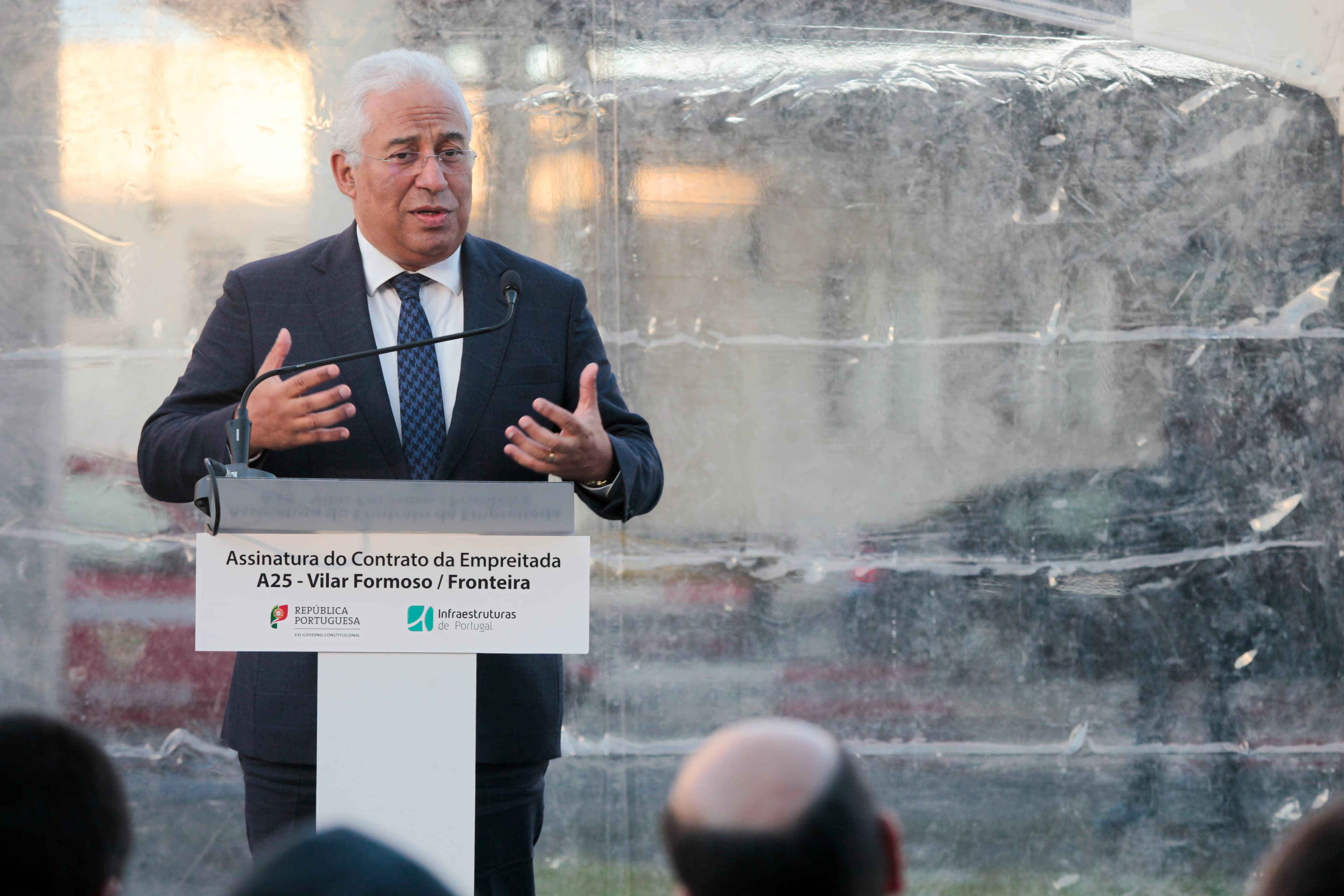 Primeiro-Ministro António Costa discursa na assinatura do contrato de construção do troço final da autoestrada A25, Almeida, 20 novembro 2018 (foto: Miguel Pereira da Silva/Lusa)