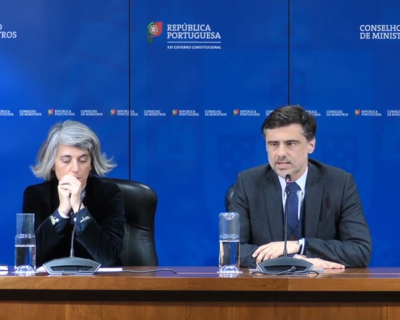 Ministra da Cultura, Graça Fonseca, e Secretário de Estado da Presidência do Conselho de Ministros, Tiago Antunes, na conferência de imprensa do Conselho de Ministros, 7 fevereiro 2019