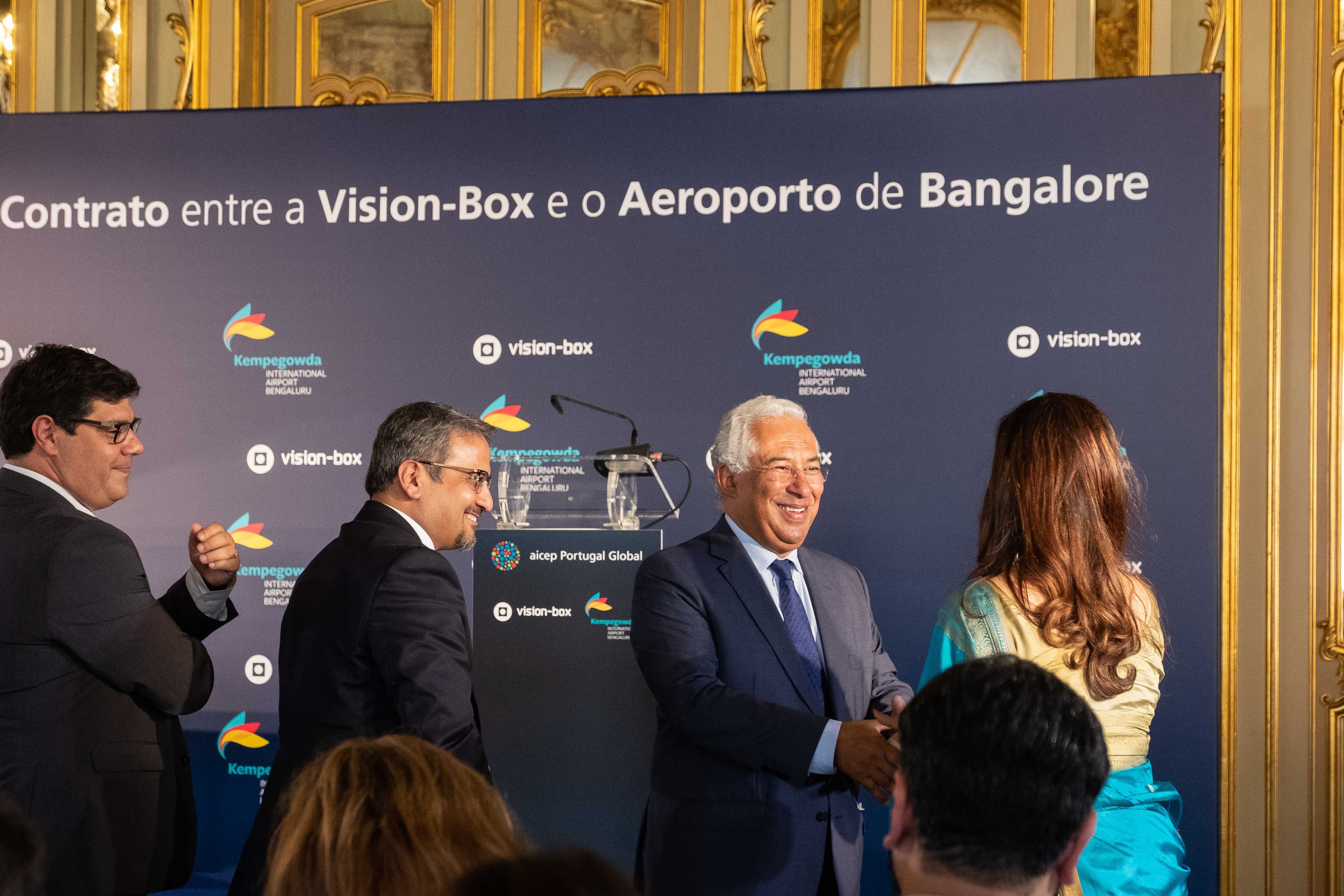 Primeiro-Ministro António Costa e Embaixadora da Ãndia, Nandini Singla, na assinatura do contrato entre a Vision-Box e o Aeroporto de Bangalore, Lisboa, 5 setembro 2018 (Foto: Clara Azevedo)