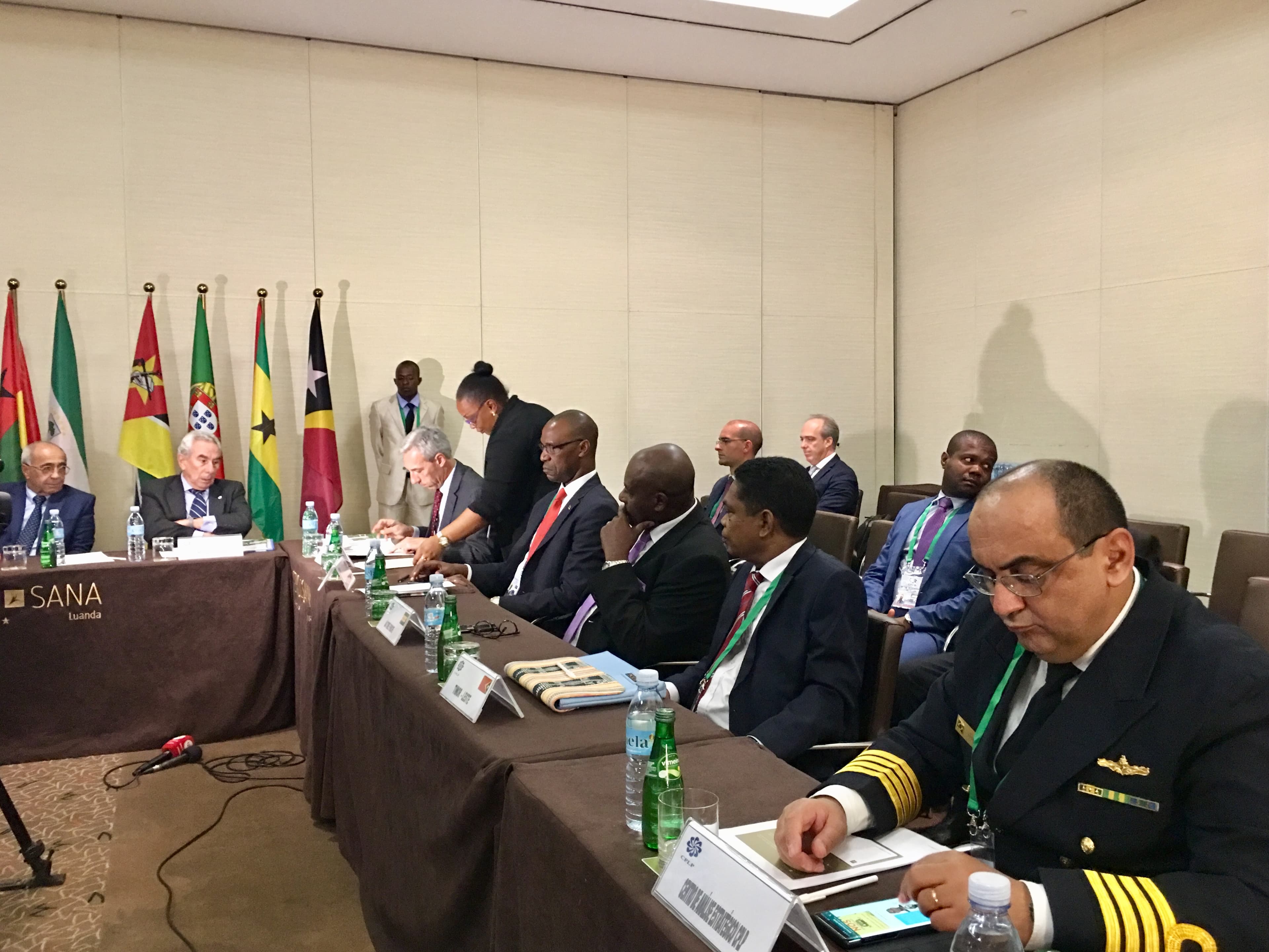 Ministro da Defesa Nacional, João Gomes Cravinho, na reunião da CPLP, Luanda, 30 maio 2019
