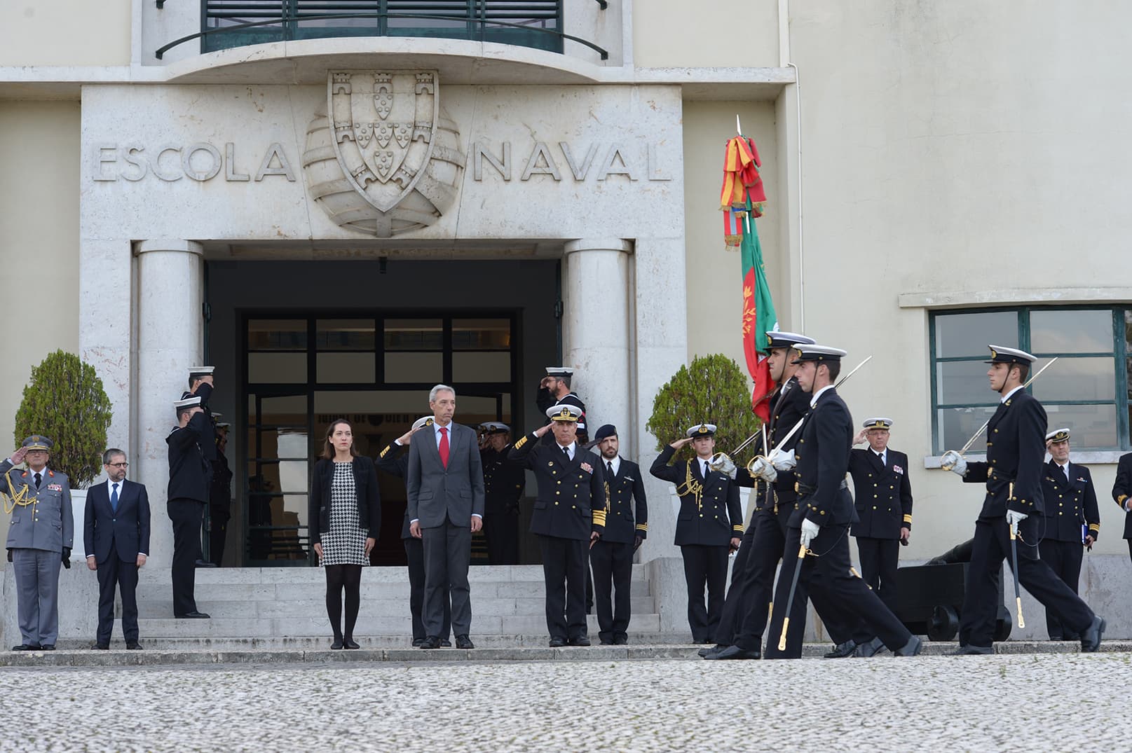 Ministro da Defesa Nacional, João Gomes Cravinho, e Secretária de Estado da Defesa Nacional, Ana Santos Pinto, na abertura do ano letivo da Escola Naval, Almada, 9 novembro 2018