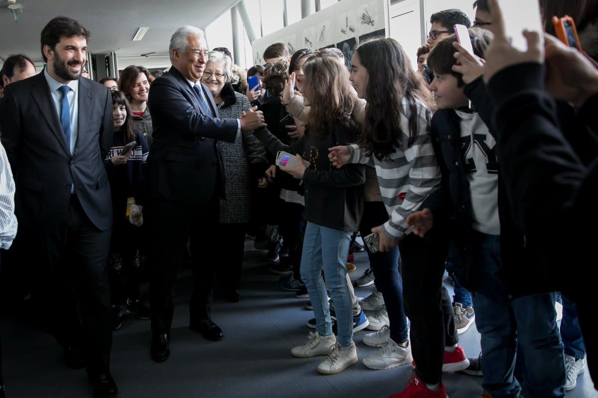 Primeiro-Ministro, António Costa, e Ministro da Educação, Tiago Brandão Rodrigues, na escola secundária de Rio Tinto, no âmbito do Roteiro Inovação na área da Educação, Gondomar, 7 março 2018