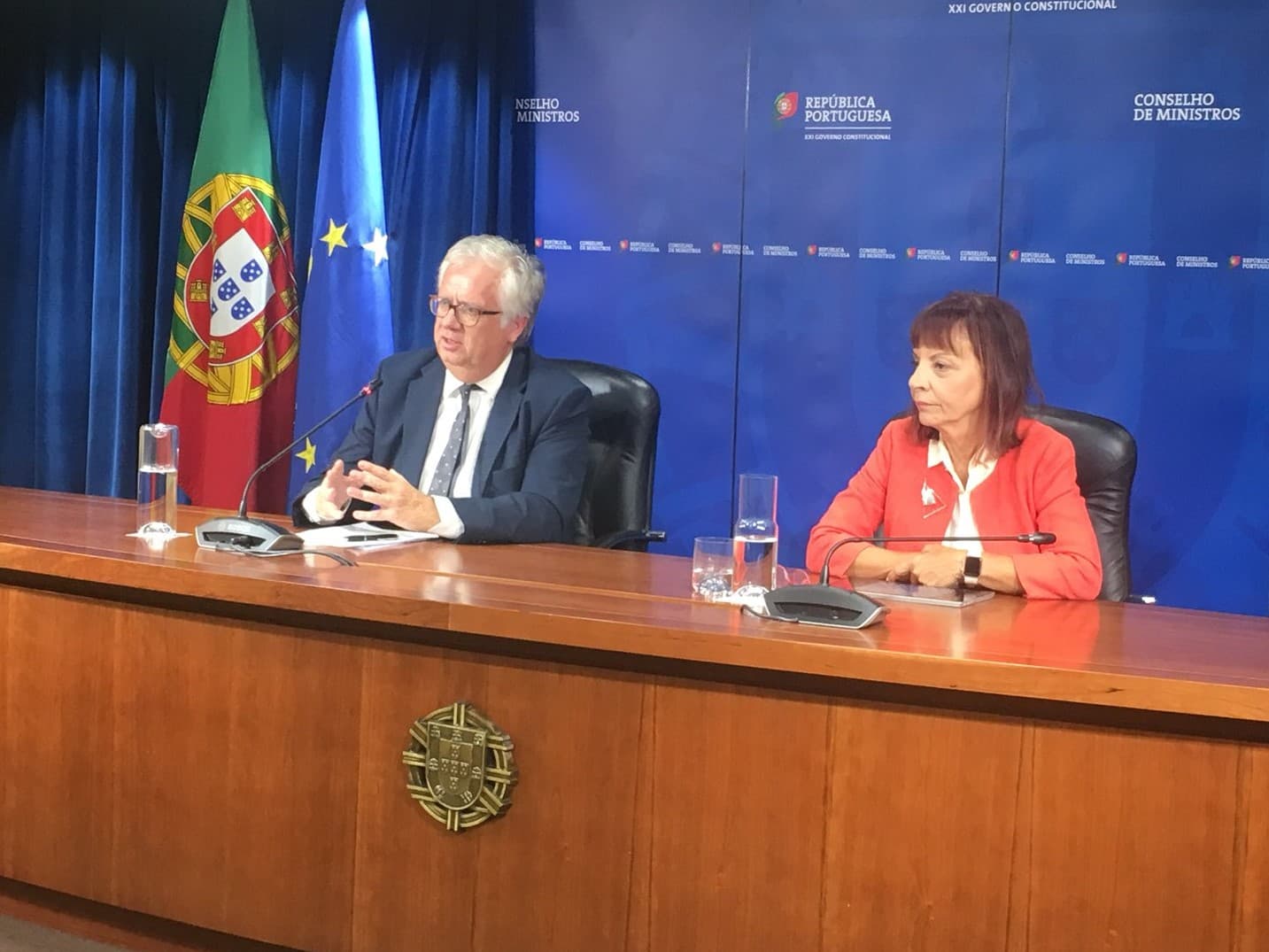 Ministros da Presidência e da Modernização Administrativa, Maria Manuel Leitão Marques, e da Administração Interna, Eduarda Cabrita,na conferência de imprensa do Conselho de Ministros, 13 setembro 2018