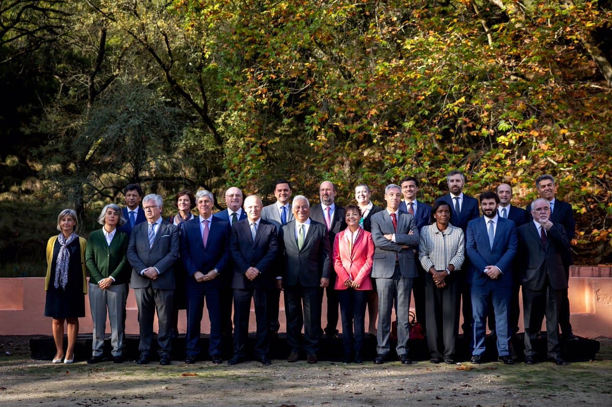 Foto de família dos membros do Governo, 25 outubro 2018 (foto: Paulo Vaz Henriques)