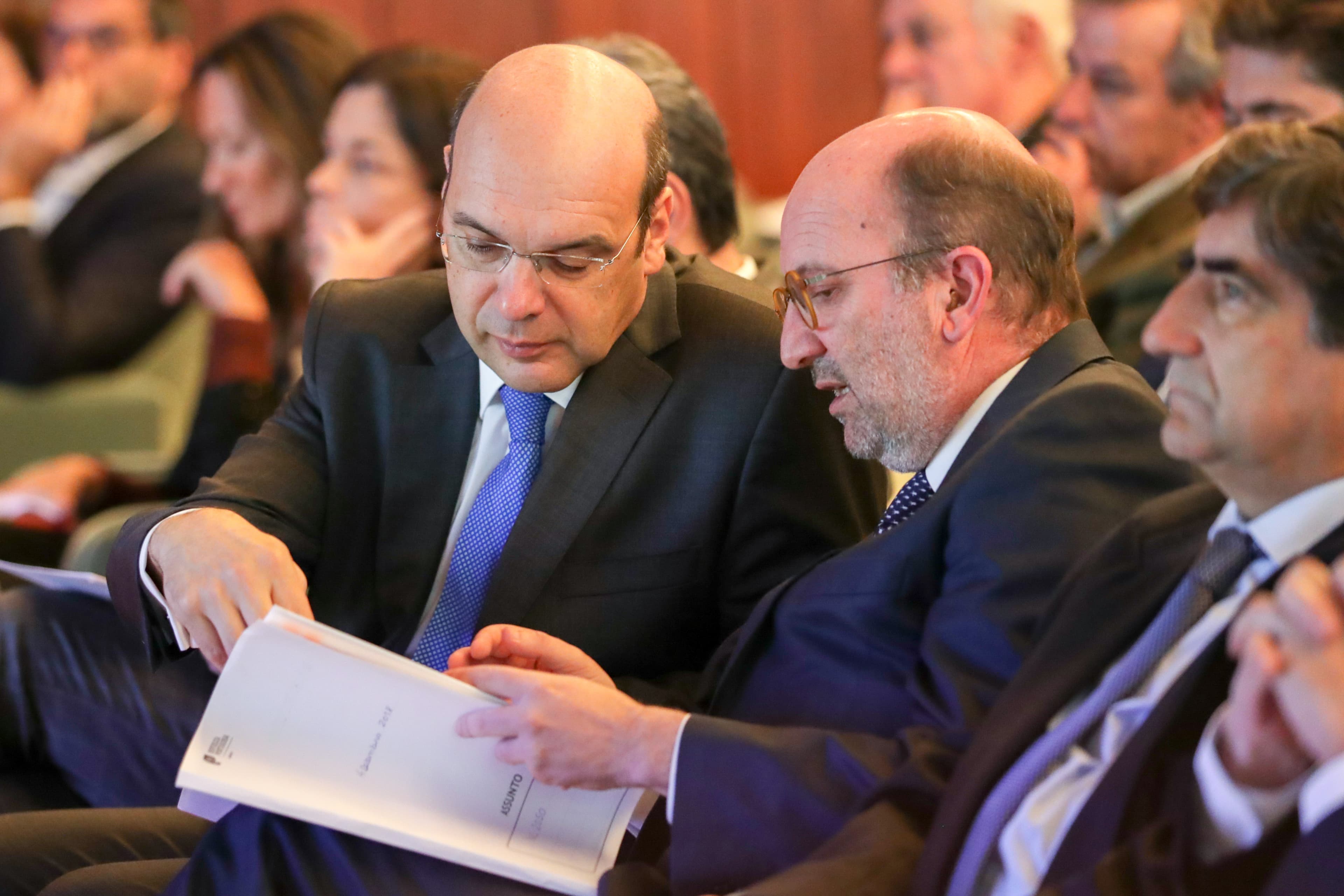 Ministros Adjunto e da Economia, Siza Vieira, e do Ambiente e Transição Energética, Matos Fernandes, na apresentação do Roteiro para a Neutralidade Carbónica 2050, Lisboa, 4 dezembro 2018 (Foto: José Sena Goulão/Lusa)