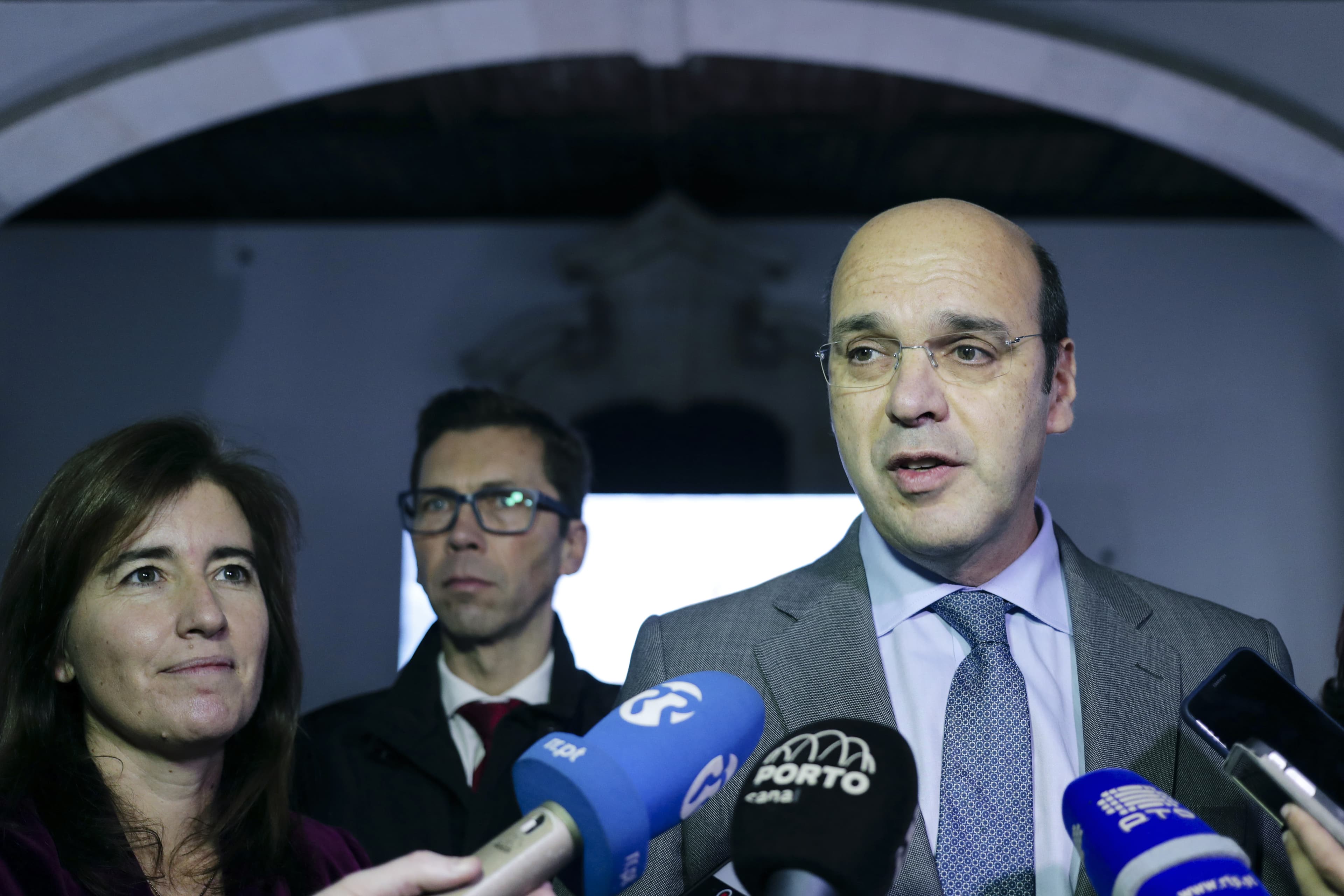 Ministro Adjunto e da Economia, Pedro Siza Vieira, e Secretária de Estada do Turismo, Ana Mendes Godinho, na assinatura do contrato de concessão do Mosteiro de Santa Clara, Vila do Conde, 18 dezembro 2018 (Foto: Estela Silva/Lusa)