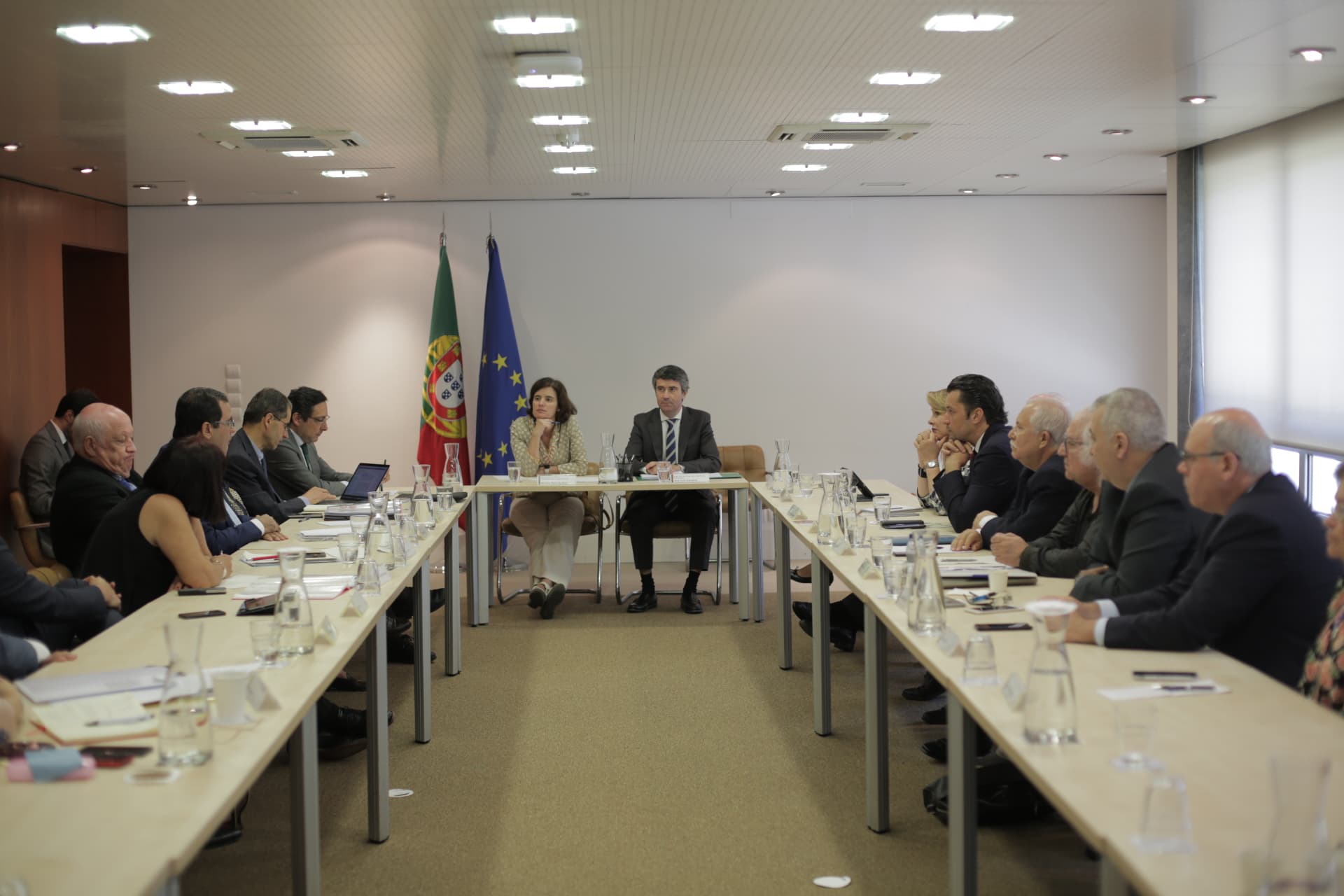 Ministra da Presidência e da Modernização Administrativa, Mariana Vieira da Silva, e Secretário de Estado José Luís Carneiro presidem à reunião dos membros do Governo com o Conselho Permanente das Comunidades, Lisboa, 30 maio 2019 (Foto: João Bica)