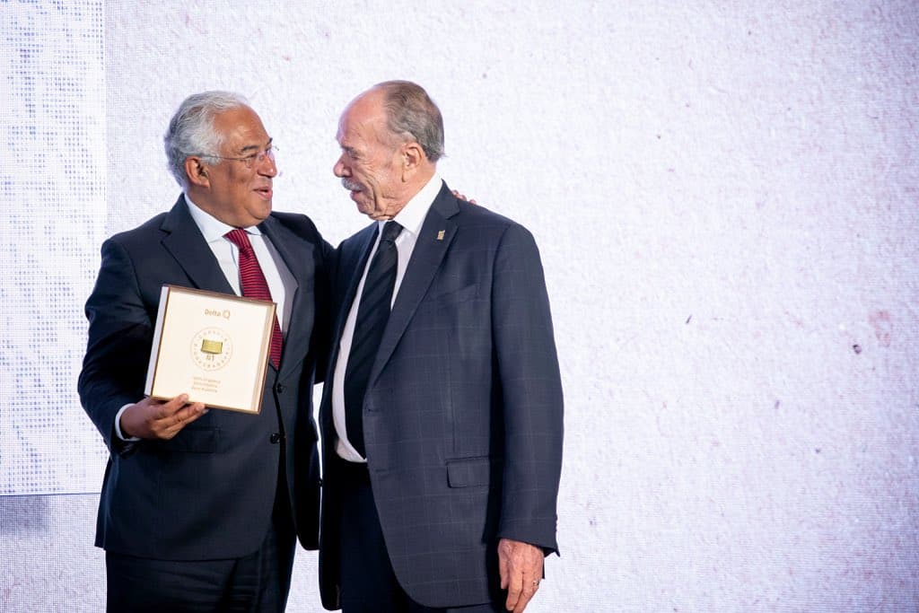 Primeiro-Ministro António Costa com Rui Nabeiro na apresentação da estratégia de sustentabilidade do grupo Delta Cafés, Lisboa, 15 maio 2019 (Foto: Paulo Vaz Henriques)