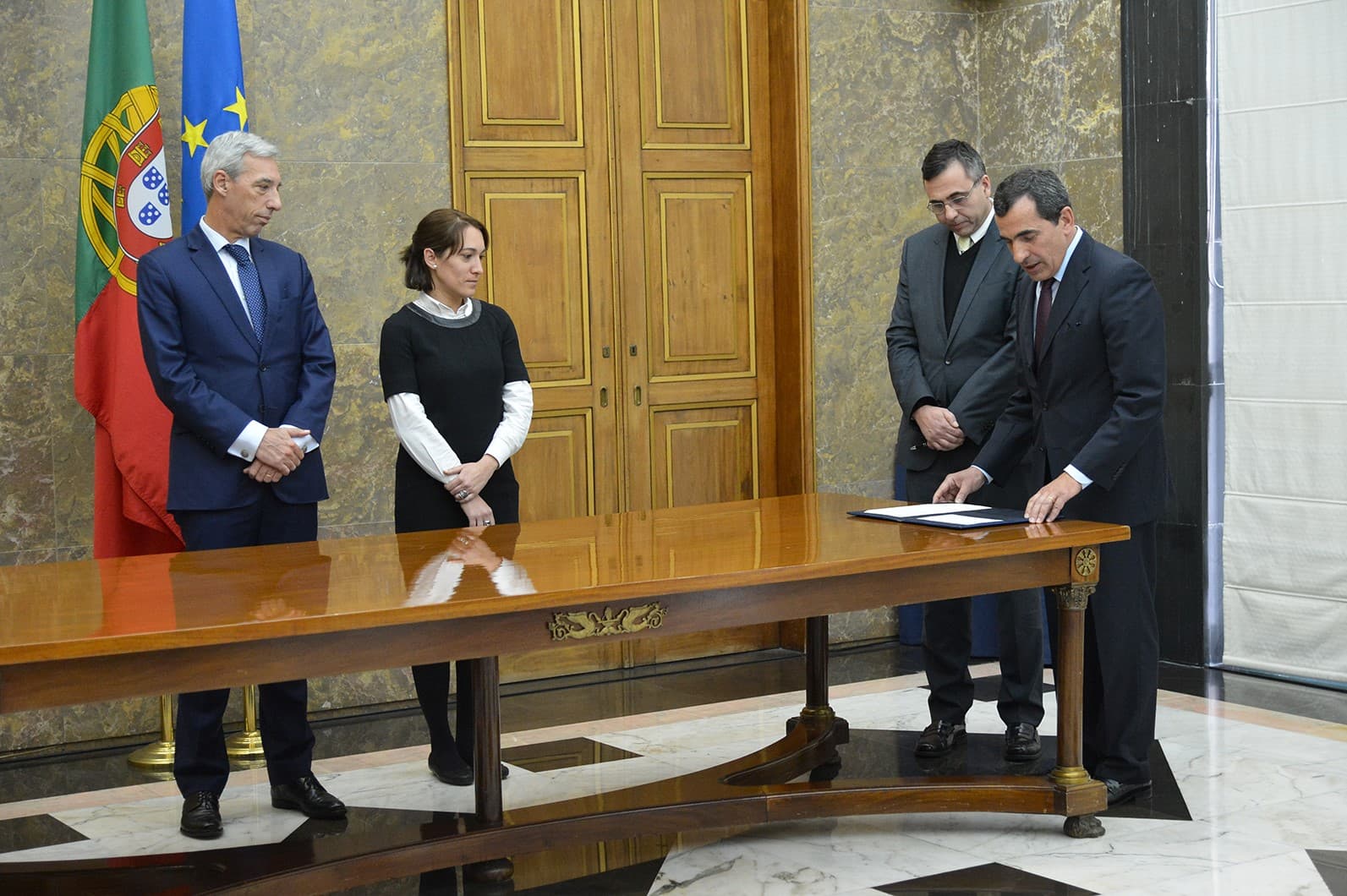 Ministro da Defesa Nacional, João Gomes Cravinho, e Secretária de Estado da Defesa Nacional, Ana Santos Pinto, na posse do presidente do Conselho Diretivo do IASFA, Lisboa, 21 fevereiro 2019