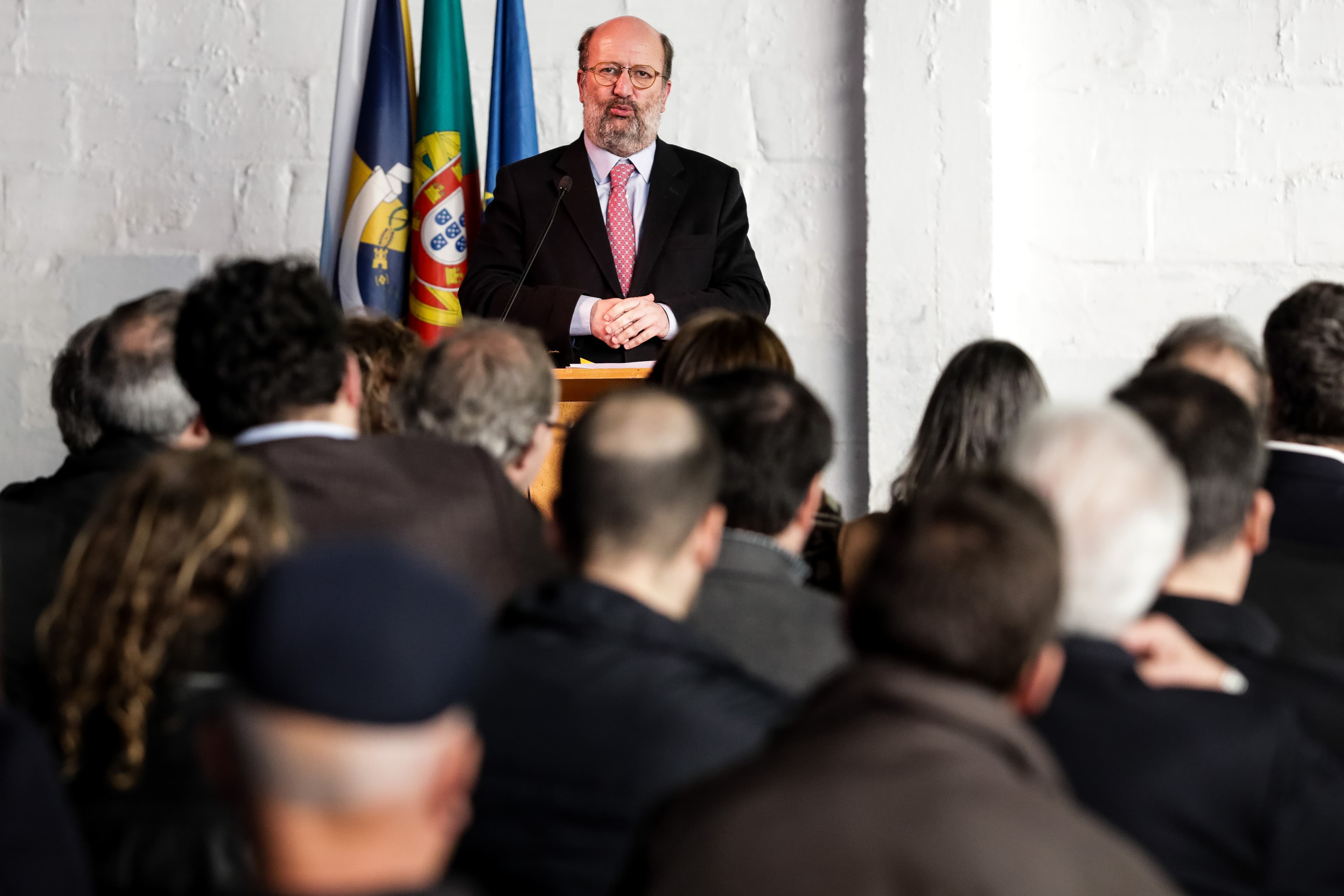 Ministro do Ambiente e Transição Energética, João Pedro Matos Fernandes, na assinatura do contrato de empreitada de limpeza da Ria de Aveiro, Ovar, 2 fevereiro 2019 (Foto: Paulo Novais/LUSA)