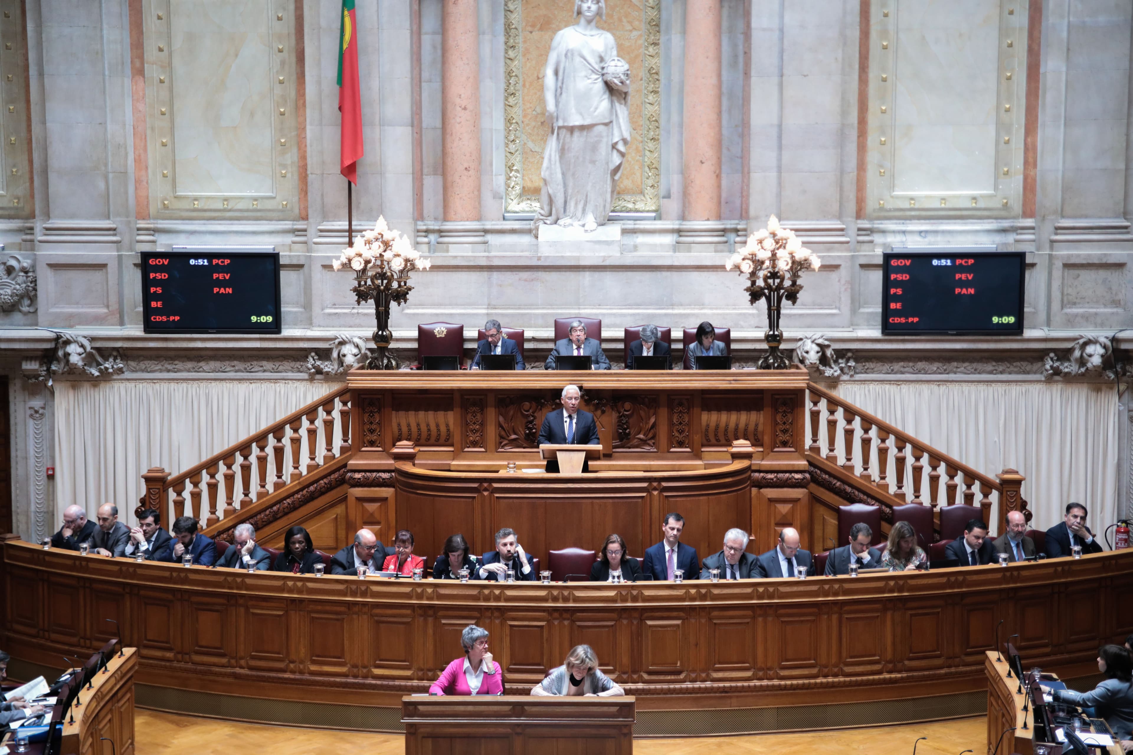 Primeiro-Ministro, António Costa, no debate quinzenal sobre políticas económicas e sociais, Assembleia da República, 18 abril 2017 (Foto: Manuel Almeida/Lusa)
