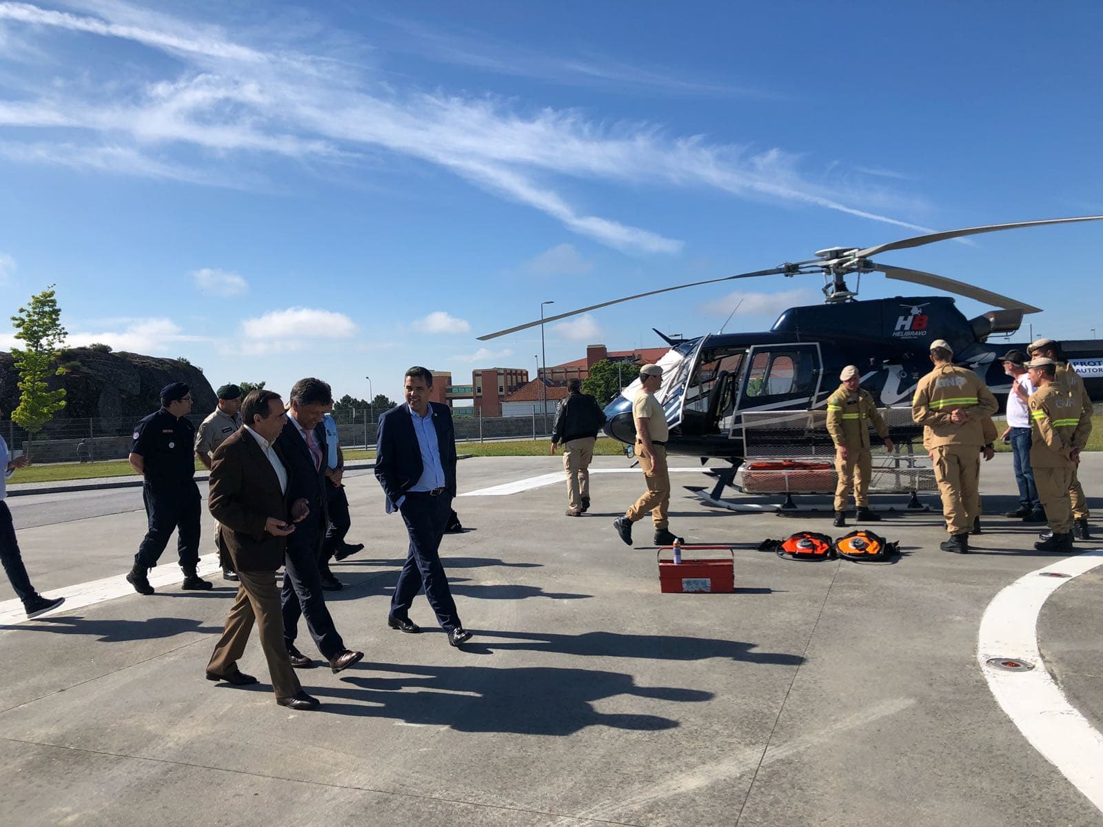 Secretário de Estado da Proteção Civil, José Artur Neves, durante uma visita ao Centro de Meios Aéreos da Guarda, 6 julho 2018