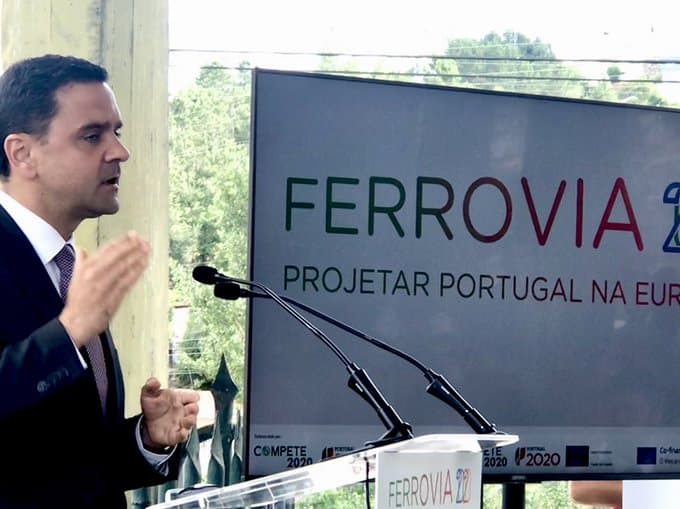 Ministro do Planeamento e das Infraestruturas, Pedro Marques, na consignação da empreitada de eletrificação da Linha do Douro, Marco de Canaveses, 27 julho 2018