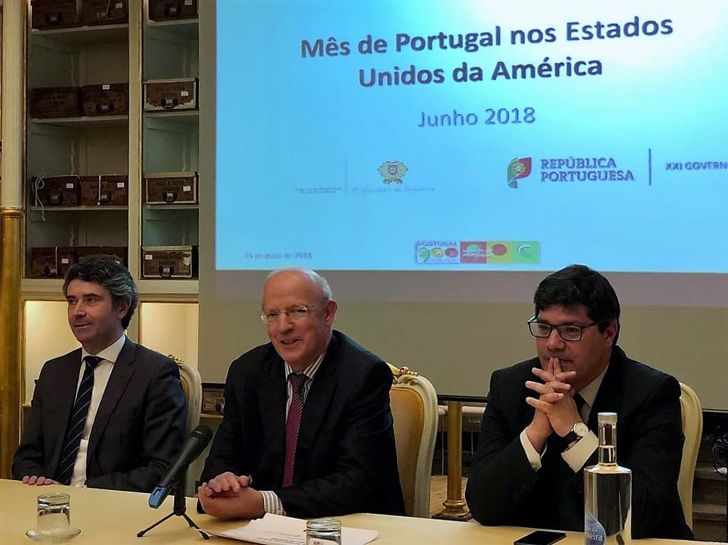 Ministro dos Negócios Estrangeiros, Santos Silva, e Secretários de Estado Eurico Brilhante Dias e José Luís Carneiro, na apresentação do Mês de Portugal dos EUA, Lisboa, 24 maio 2018