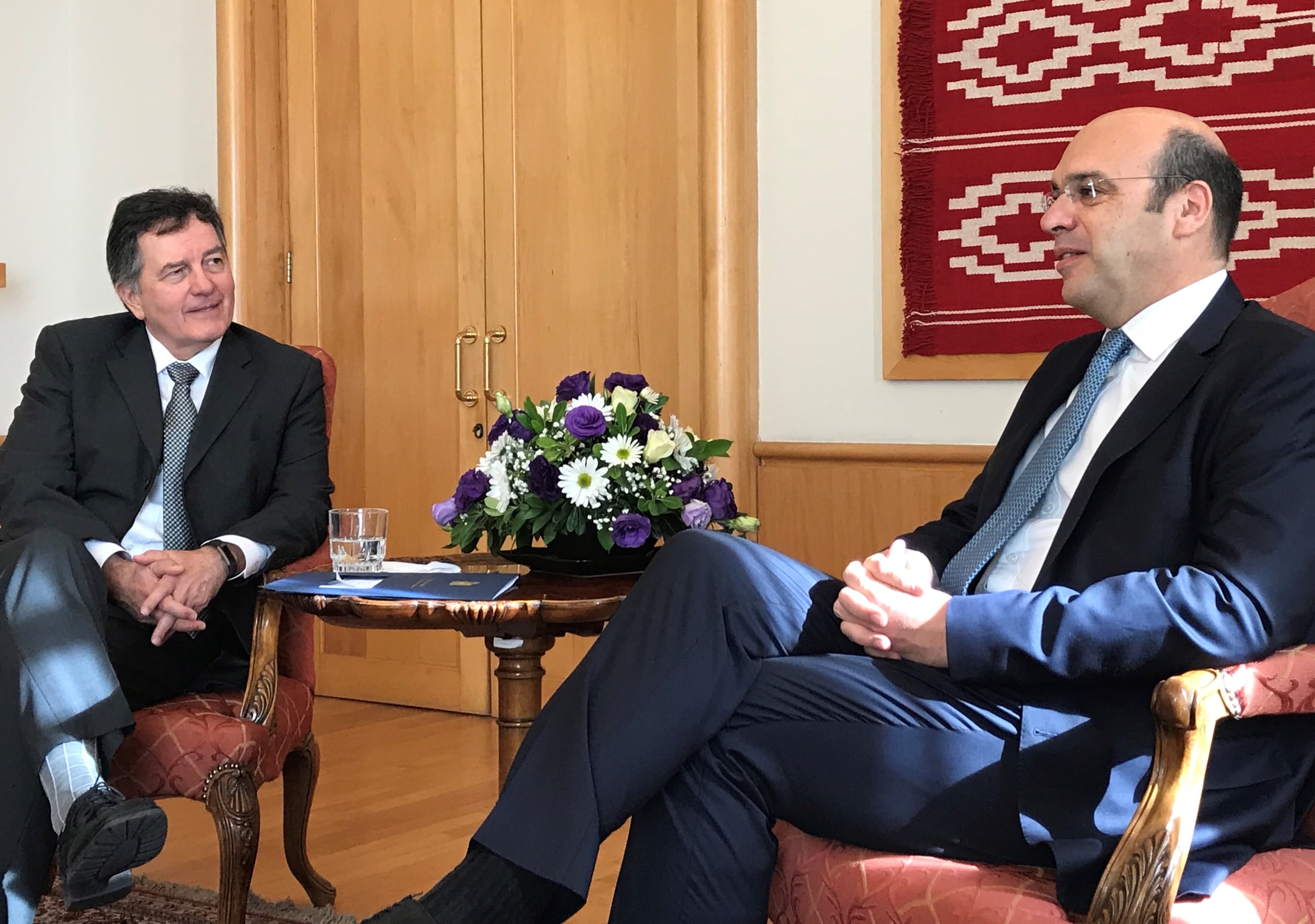Ministro Adjunto, Pedro Siza Vieira, reuniu-se com o Ministro das Relações Exteriores do Chile, Roberto Ampuero, à margem das cerimónias da tomada de posse do novo Presidente chileno, Sebastián Piñera, Santiago do Chile, 13 março 2018