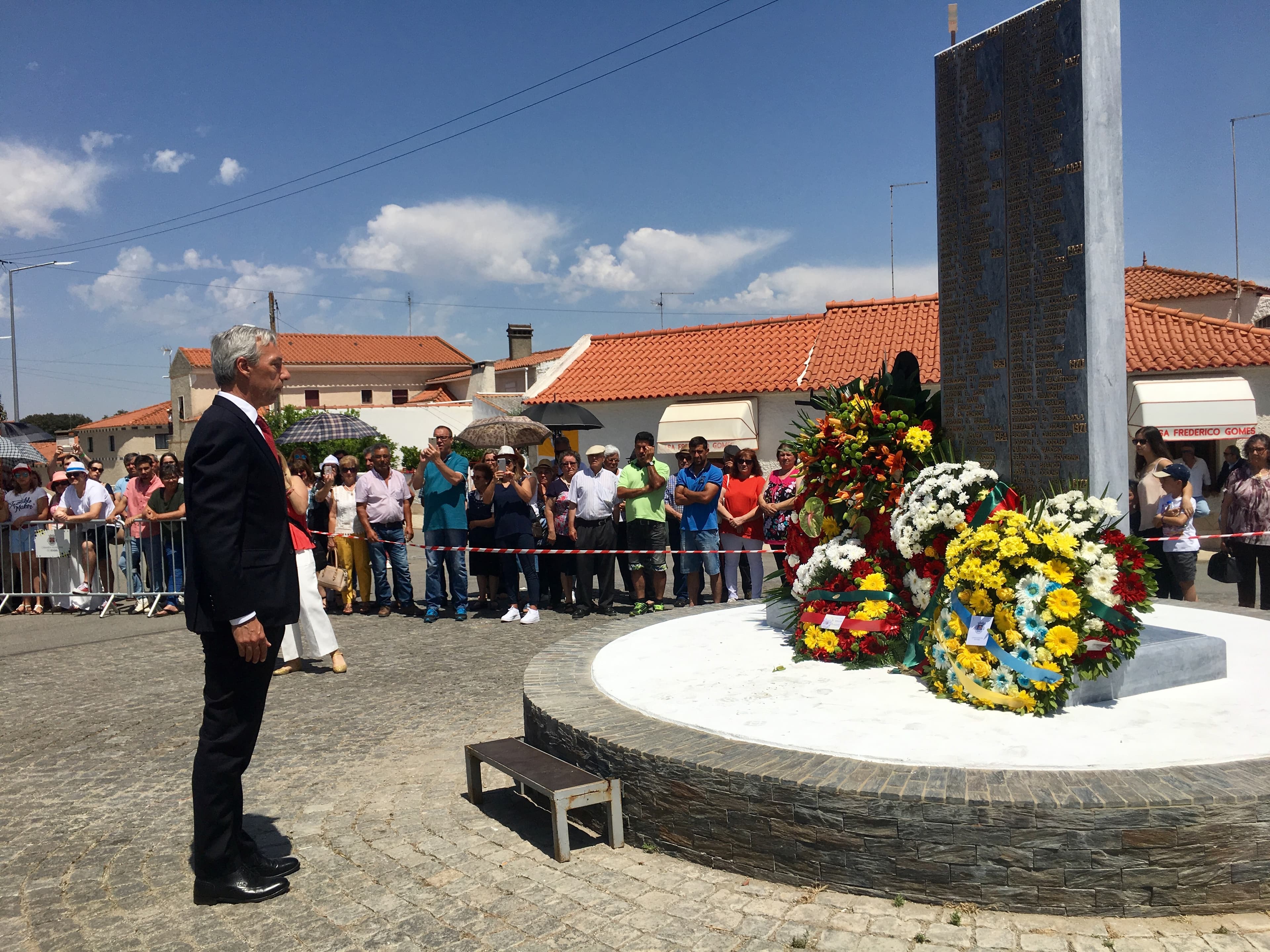 Ministro da Defesa Nacional, João Gomes Cravinho, presta homenagem aos combatentes da guerra colonial, Santo Amaro, 29 junho 2019 (DR)