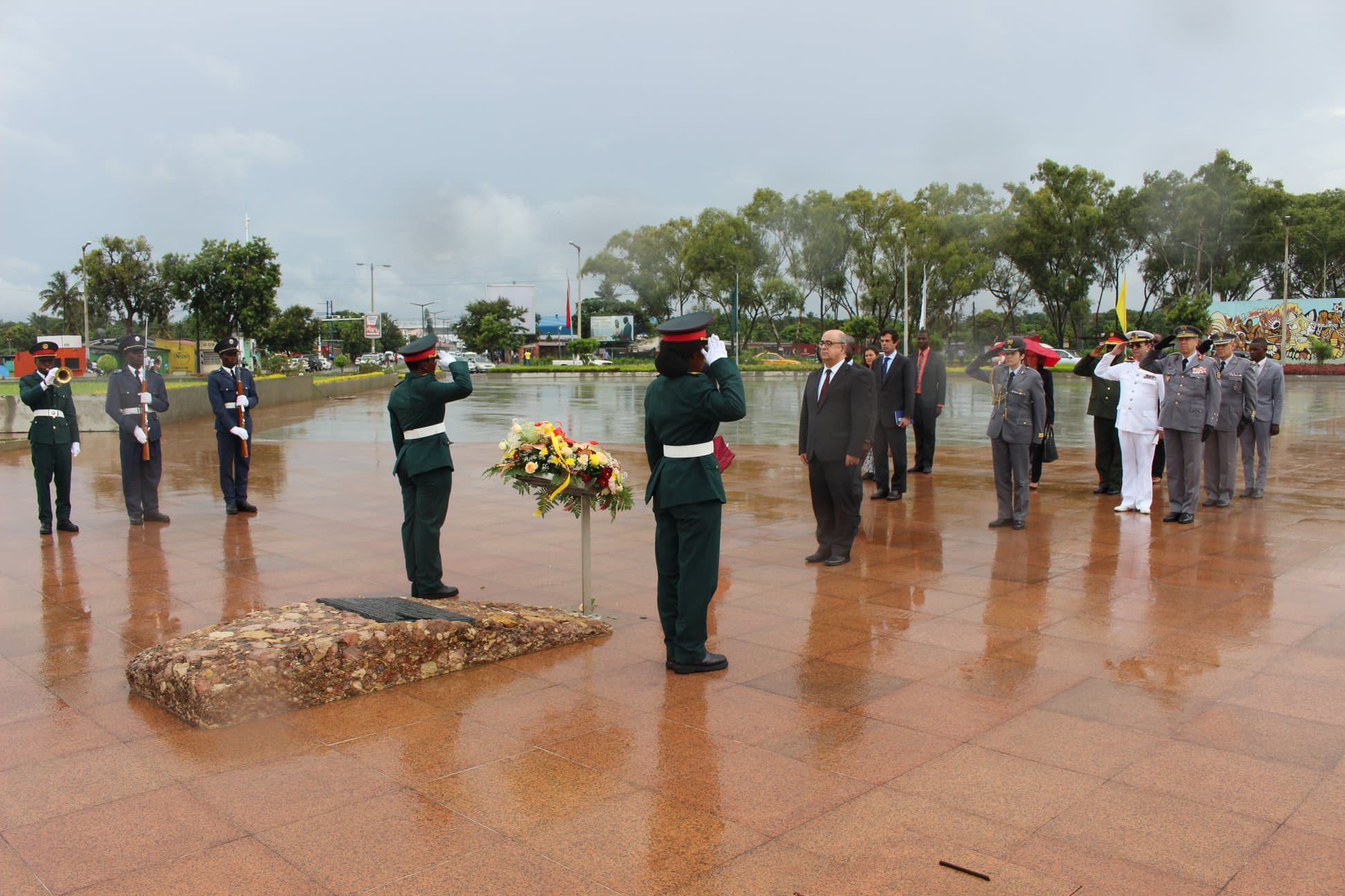 Ministro da Defesa Nacional, José Alberto Azeredo Lopes, na Praça dos Heróis Moçambicanos, Maputo, 20 fevereiro 2018