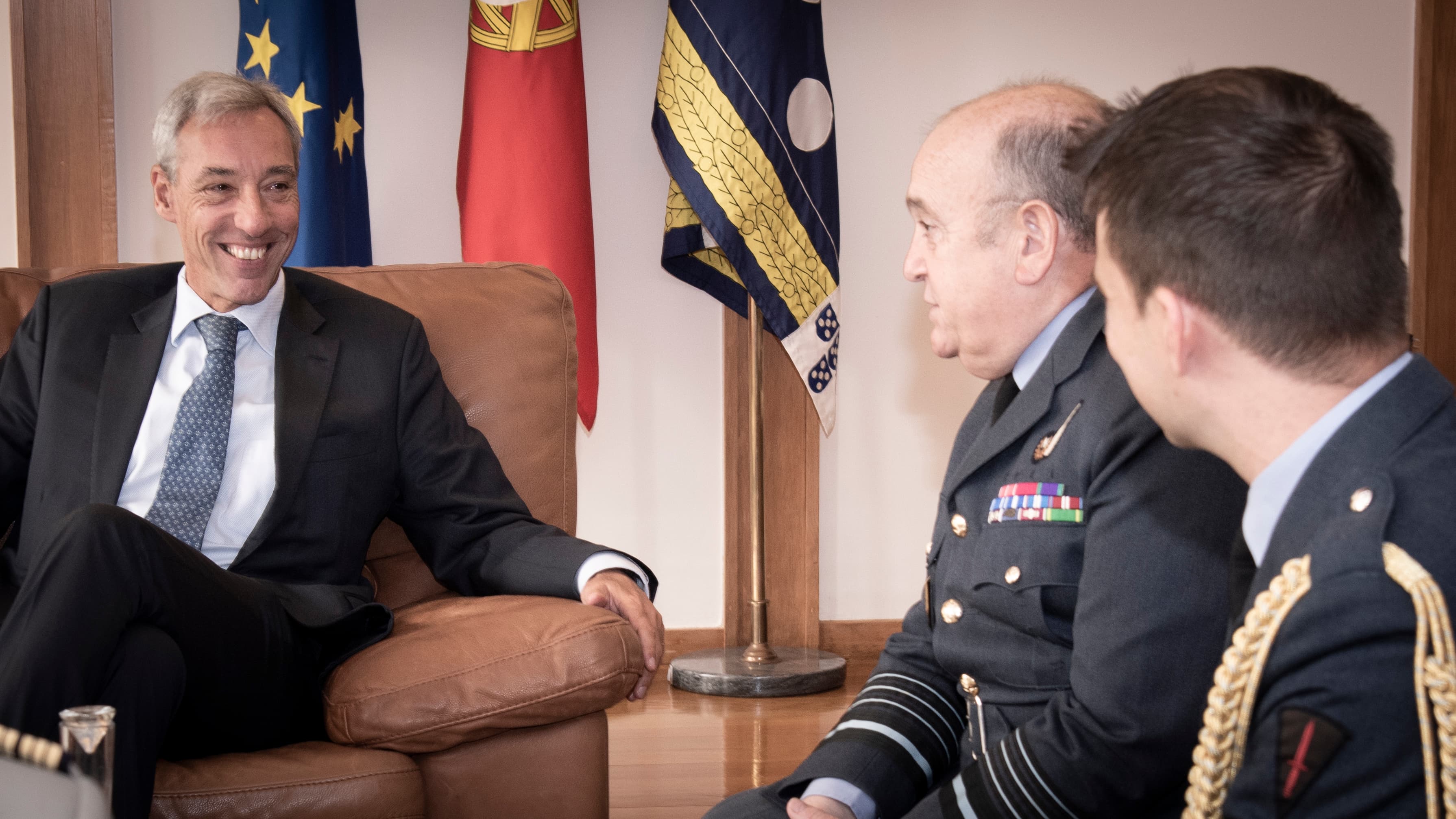 Ministro da Defesa Nacional, João Gomes Cravinho, e presidente do Comité Militar da NATO, Air Chief Marshal Sir Stuart Peach, Lisboa, 2 outubro 2018