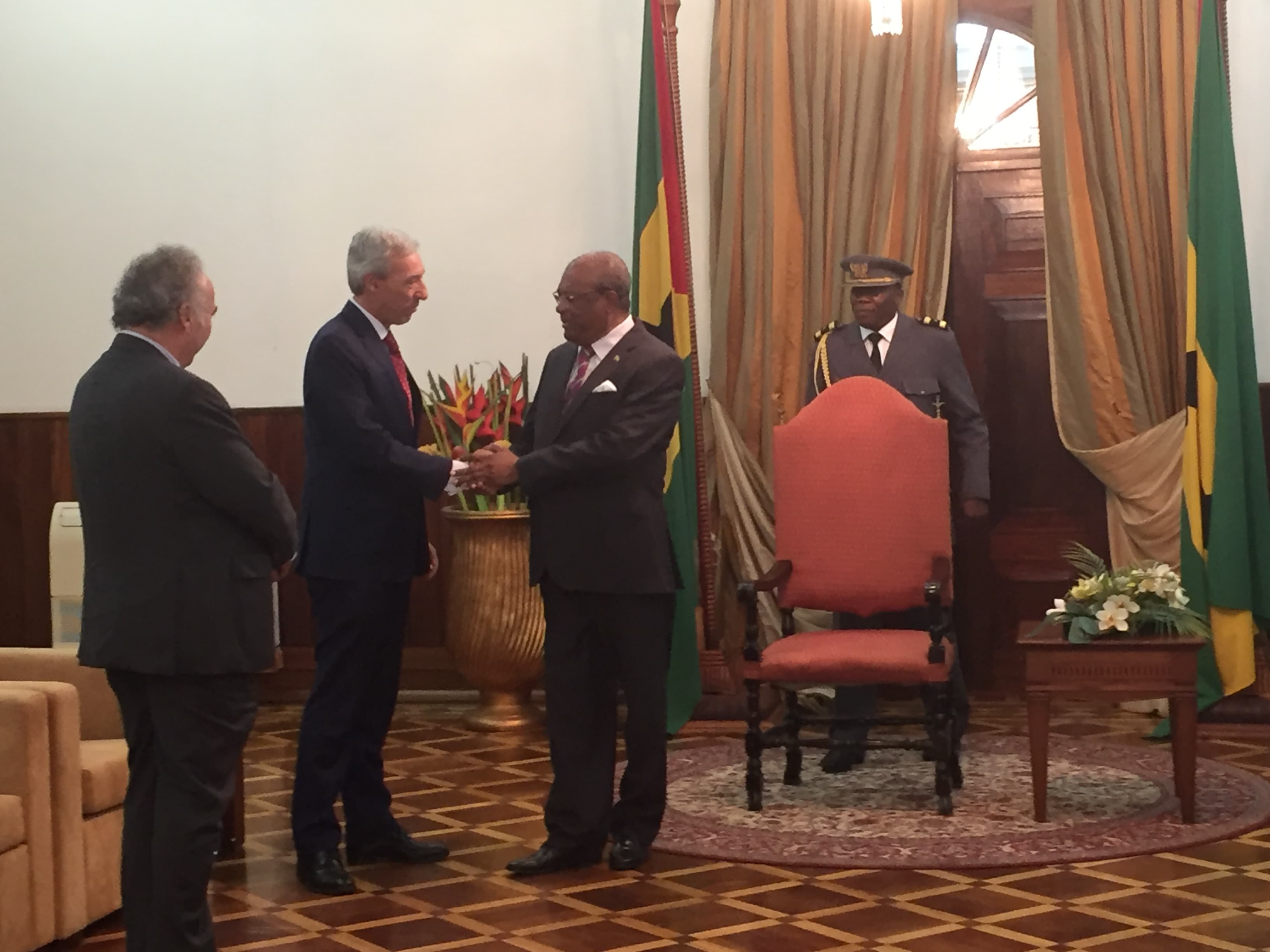 Ministro da Defesa Nacional, João Gomes Cravinho, durante encontro com presidente de São Tomé e Príncipe, Evaristo Carvalho, São Tomé e Príncipe, 10 dezembro 2018