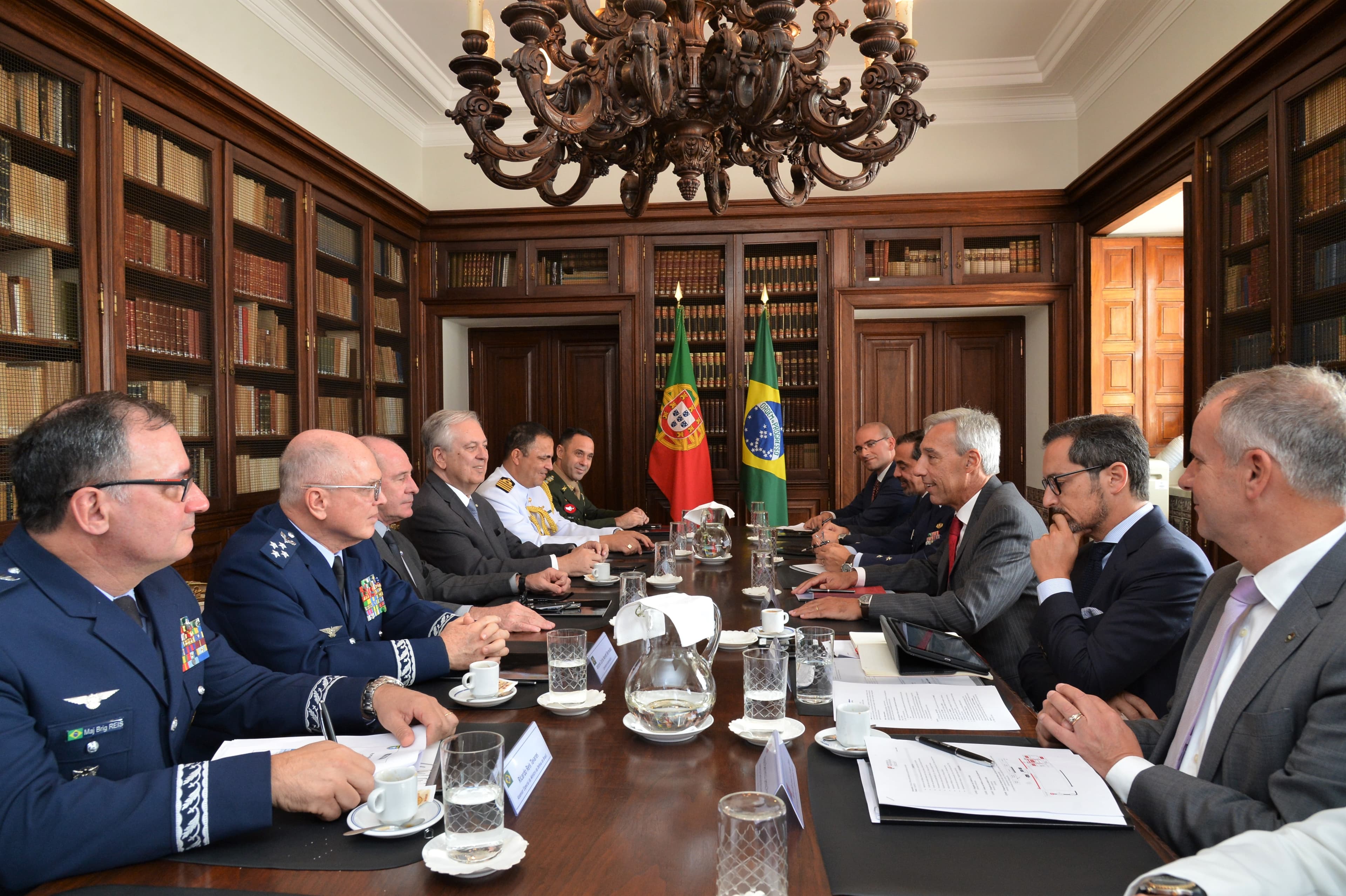 Ministro da Defesa Nacional, João Gomes Cravinho, com o Ministro da Defesa do Brasil, Fernando Azevedo, Oeiras, 14 setembro 2019