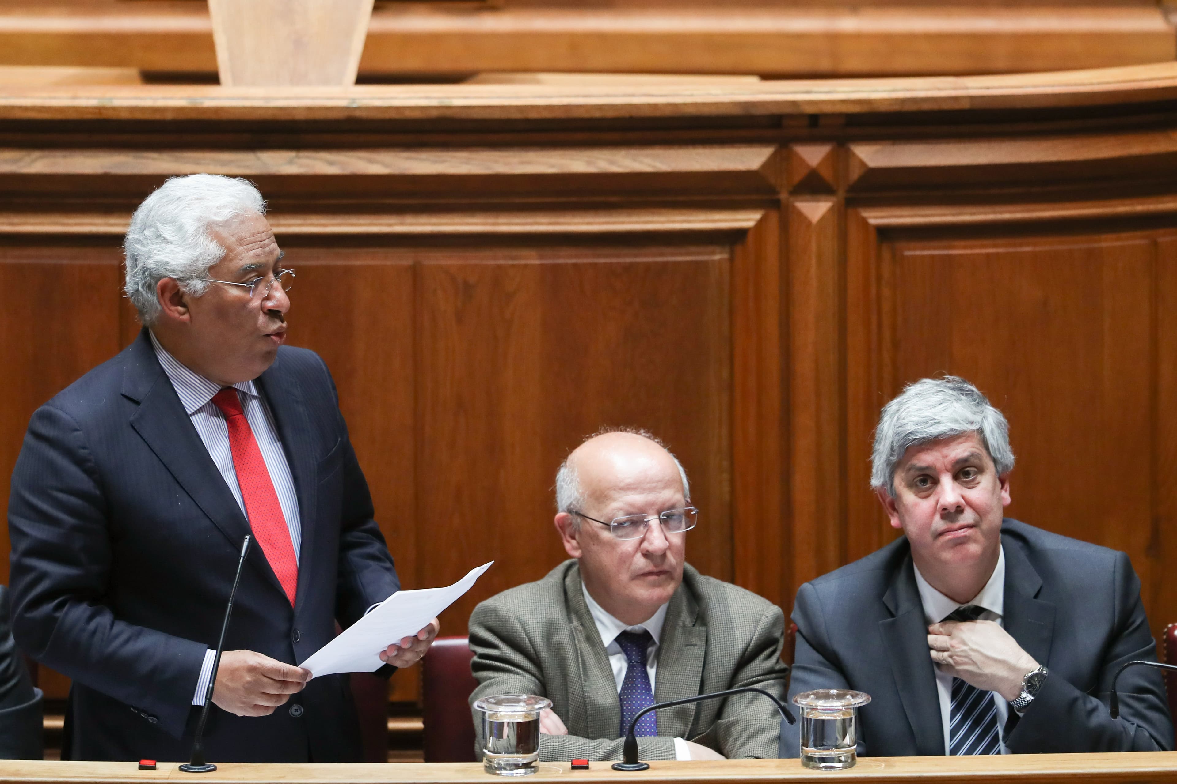 Primeiro-Ministro António Costa e Ministros dos Negócios Estrangeiros, Augusto Santos Silva, e das Finanças, Mário Centeno, durante o debate preparatório do Conselho Europeu, Lisboa, 19 março 2019 (Foto: António Cotrim/Lusa)