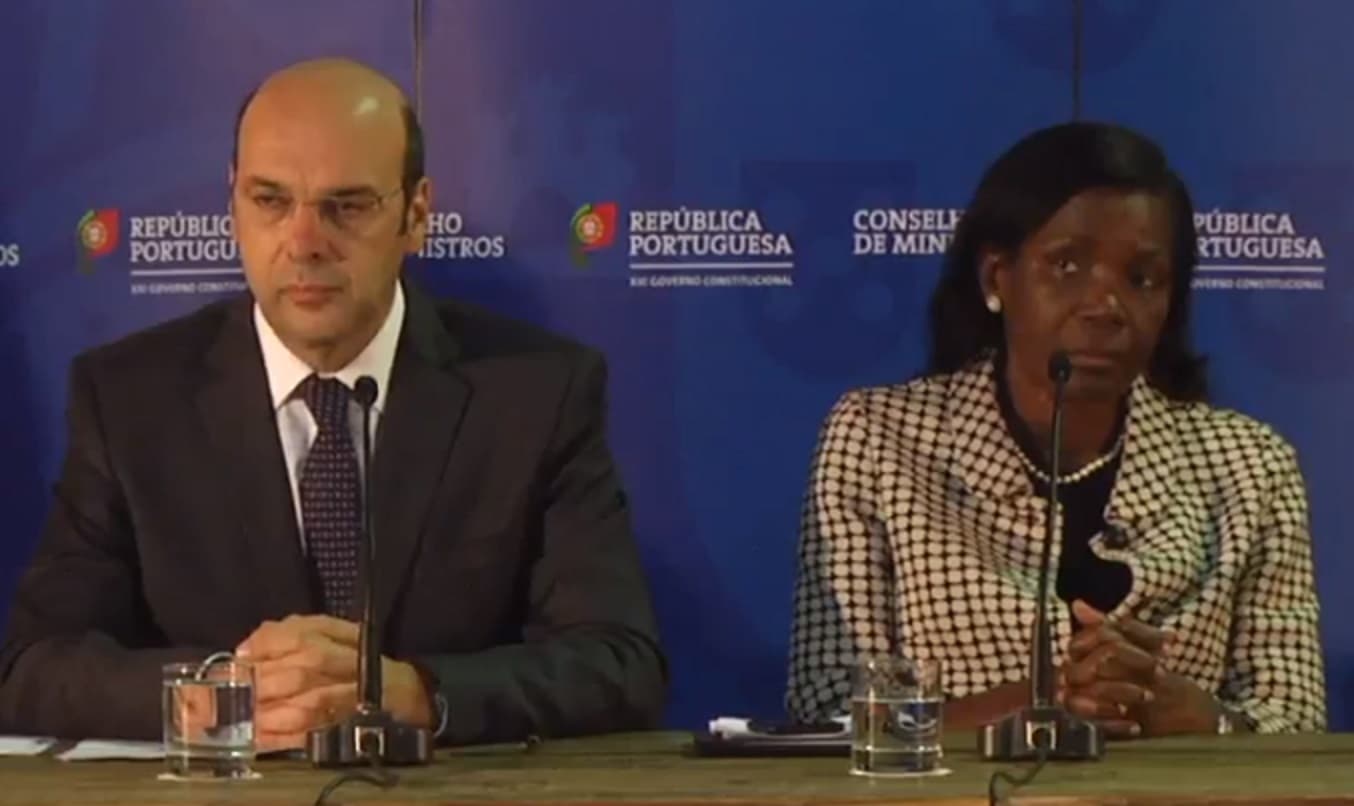 Ministros da Justiça, Francisca Van Dunem, e Adjunto e da Economia, Pedro Siza Vieira, na conferência de imprensa do Conselho de Ministros, 25 outubro 2018