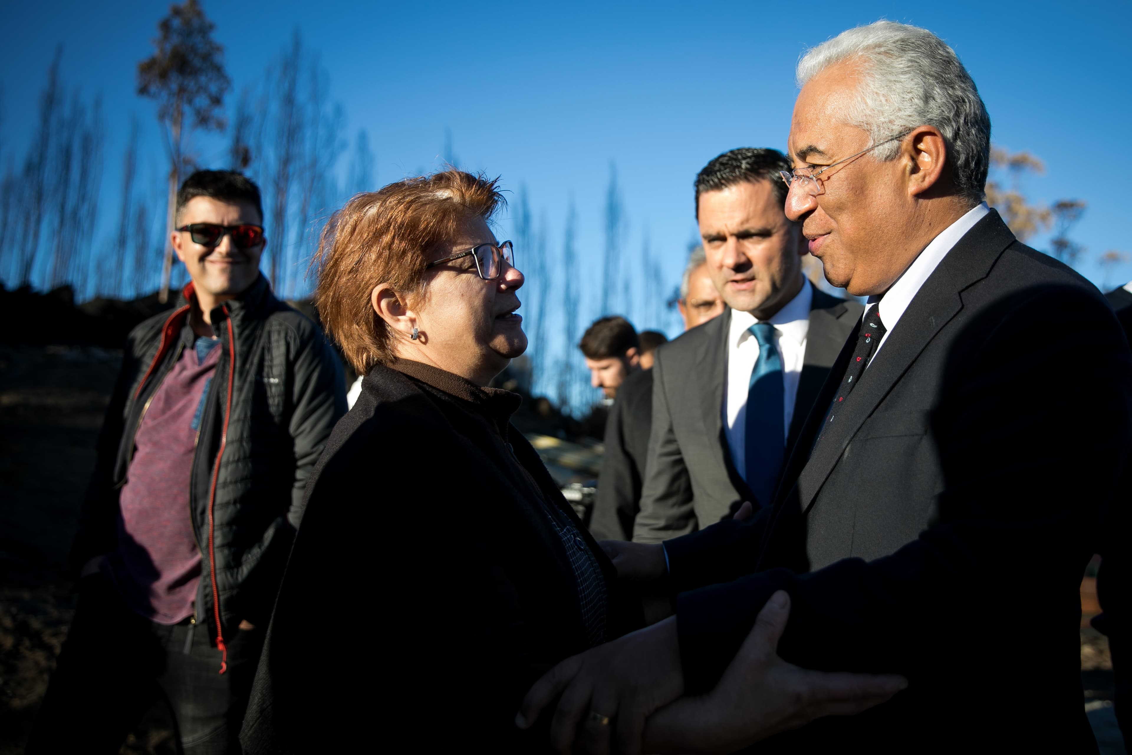 Primeiro-Ministro António Costa e Ministro do Planeamento e Infraestruturas, Pedro Marques, visitam casas destruídas pelos incêndios já em reconstrução, Vouzela, 14 novembro 2017 (foto: Paulo Vaz Henriques)