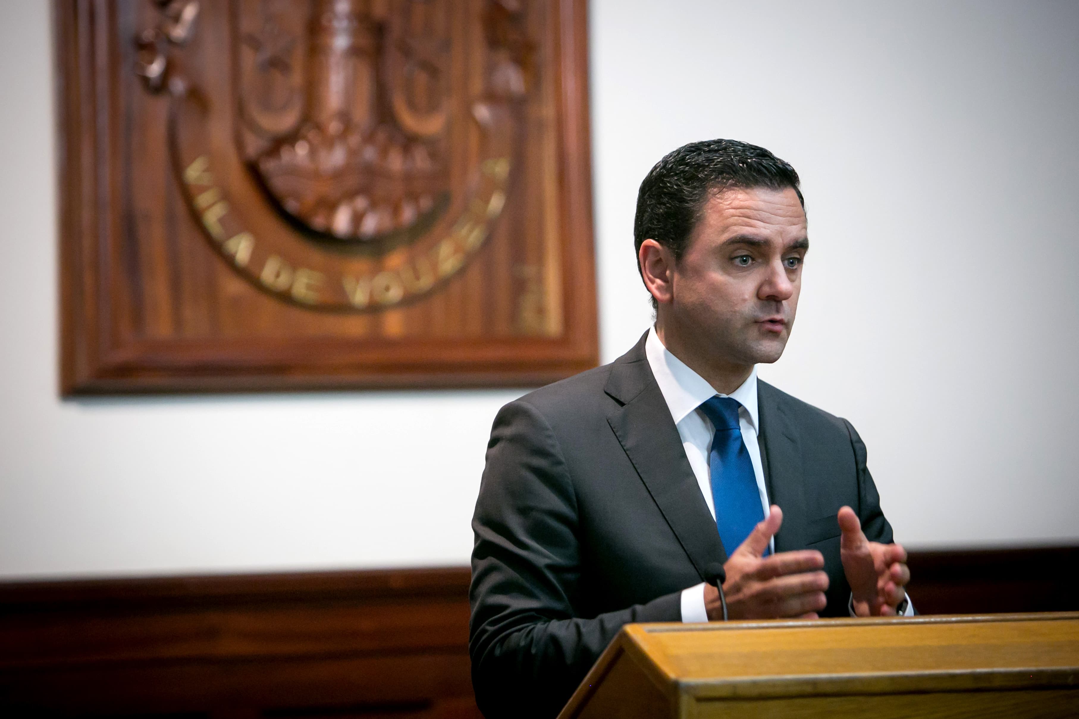 Ministro do Planeamento e Infraestruturas, Pedro Marques, na cerimónia de assinatura de protocolos com os bancos para apoio à tesouraria das empresas afetadas pelos incêndios, Vouzela, 14 novembro 2017 (foto: Paulo Vaz Henriques)