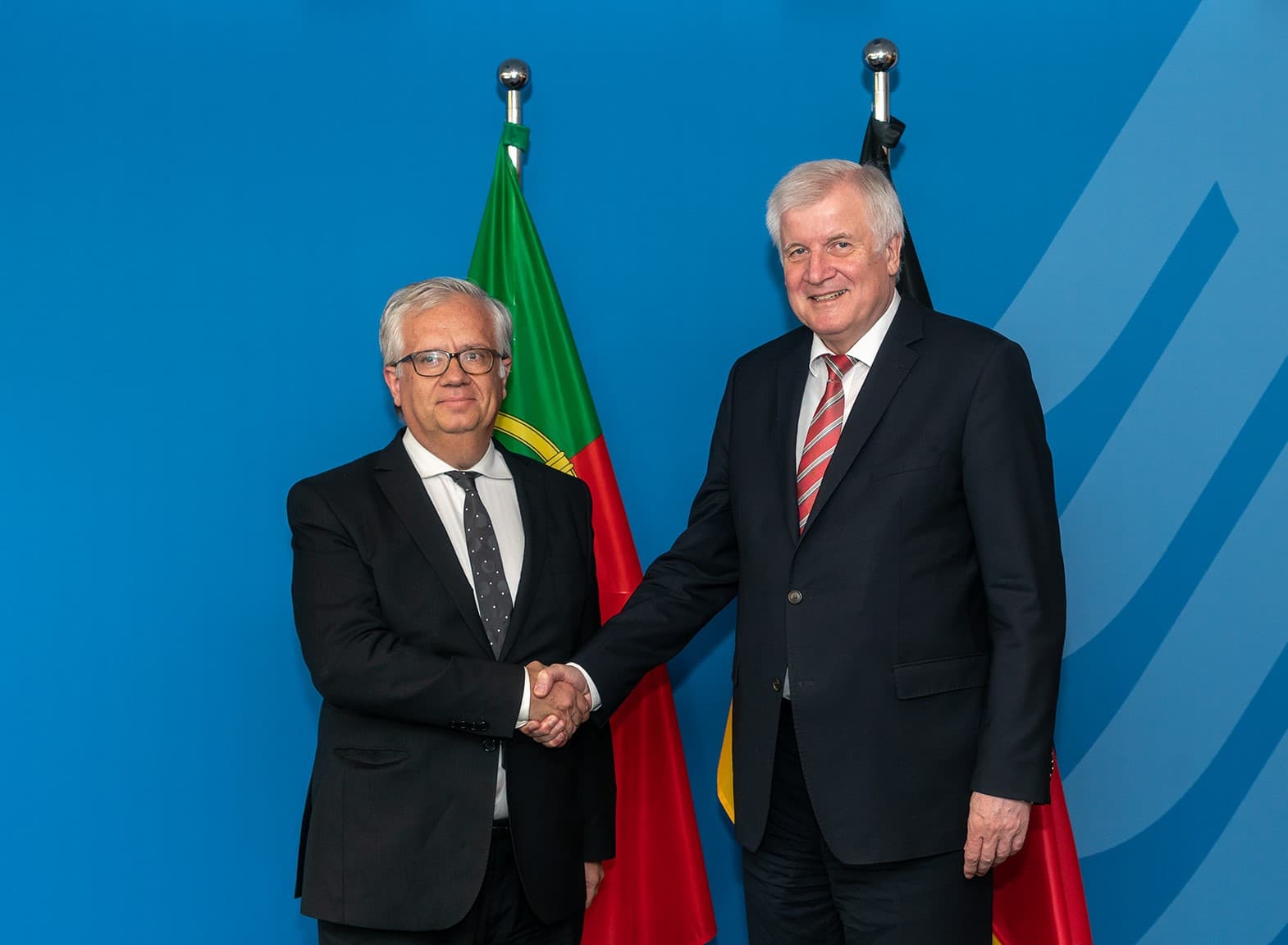 Ministro da Administração Interna, Eduardo Cabrita, e Ministro do Interior da Alemanha, Horst Seehofer, antes da reunião, Berlim, 12 setembro 2018