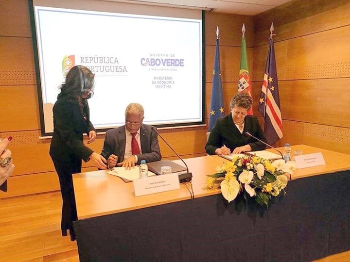 Ministra do Mar, Ana Paula Vitorino, e Ministro da Economia Marítima de Cabo Verde, José da Silva Gonçalves, assinam acordo de cooperação na economia azul, Lisboa, 4 março 2018