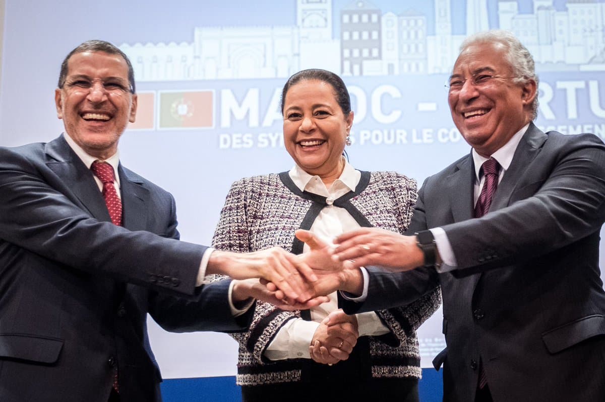 Primeiro-Ministro António Costa e Primeiro-Ministro de Marrocos, Saadeddine El Othmani, no seminário empresarial no quadro da Cimeira Luso-Marroquina, Rabate, 5 dezembro 2017