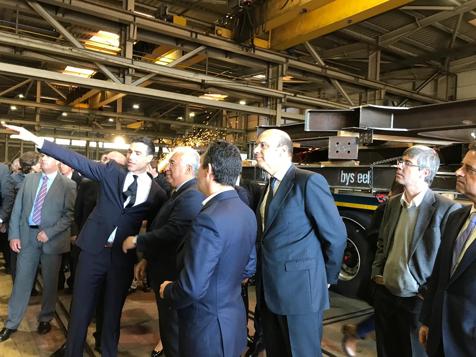 Primeiro-Ministro António Costa e Ministro Adjunto e da Economia, Siza Vieira, na inauguração de fábrica de fachadas para edifícios, Braga, 27 fevereiro 2019