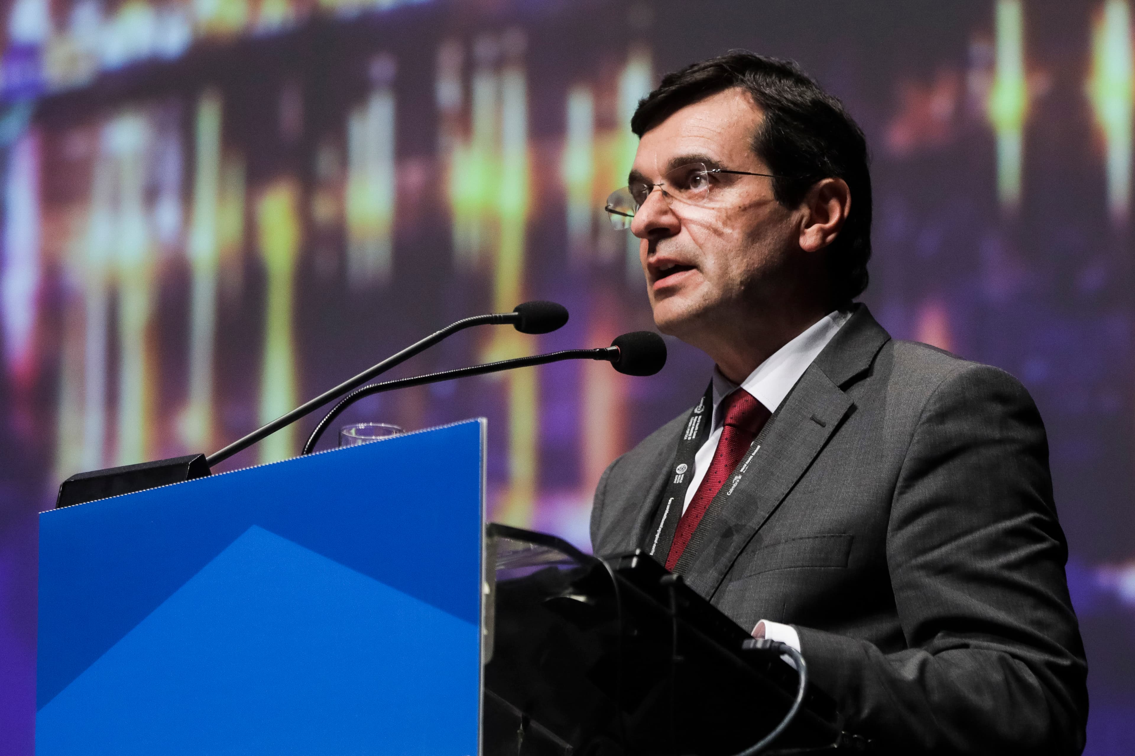 Ministro da Saúde, Adalberto Campos Fernandes, na sessão de abertura do encontro regional da Cimeira Mundial de Saúde, Coimbra, 19 abril 2018 (Foto: Paulo Novais/Lusa)