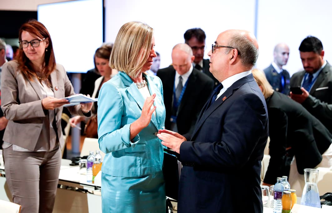 Ministro da Defesa Nacional, Azeredo Lopes, com a alta representante para a Segurança e Defesa da UE, Federica Mogherini, Viena, 30 agosto 2017