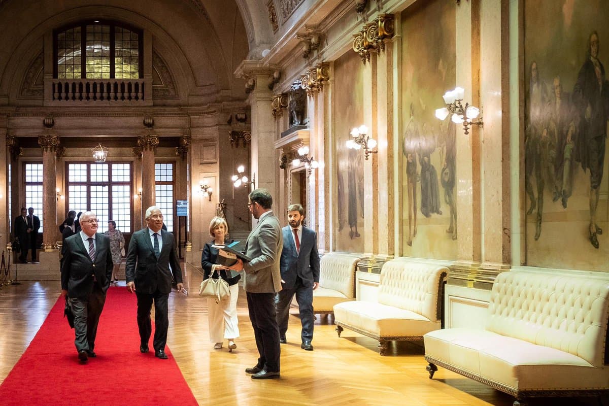 Primeiro-Ministro António Costa e Ministros Tiago Brandão Rodrigues, Marta Temido e Capoulas Santos e Secretário de Estado Duarte Cordeiro no final do debate quinzenal, Assembleia da República, 6 junho 2019 (Foto: Clara Azevedo)