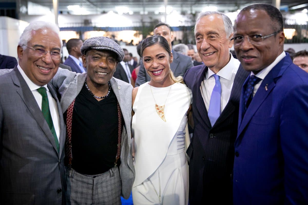 Primeiro-Ministro António Costa com o Presidente da República, Marcelo Rebelo de Sousa, e o Primeiro-Ministro de Cabo Verde, Ulisses Correia e Silva, na comemorações do 10 de Junho, Cidade da Praia, 10 junho 2019 (foto: Paulo Vaz Henriques)