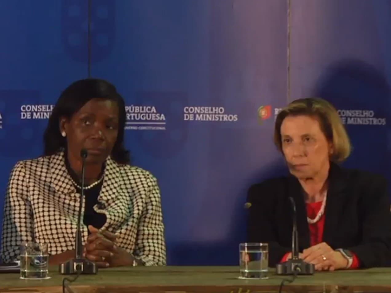 Ministra da Justiça, Francisca Van Dunem, e Secretária de Estado da Justiça, Anabela Pedroso, na conferência de imprensa do Conselho de Ministros, Mafra, 25 outubro 2018